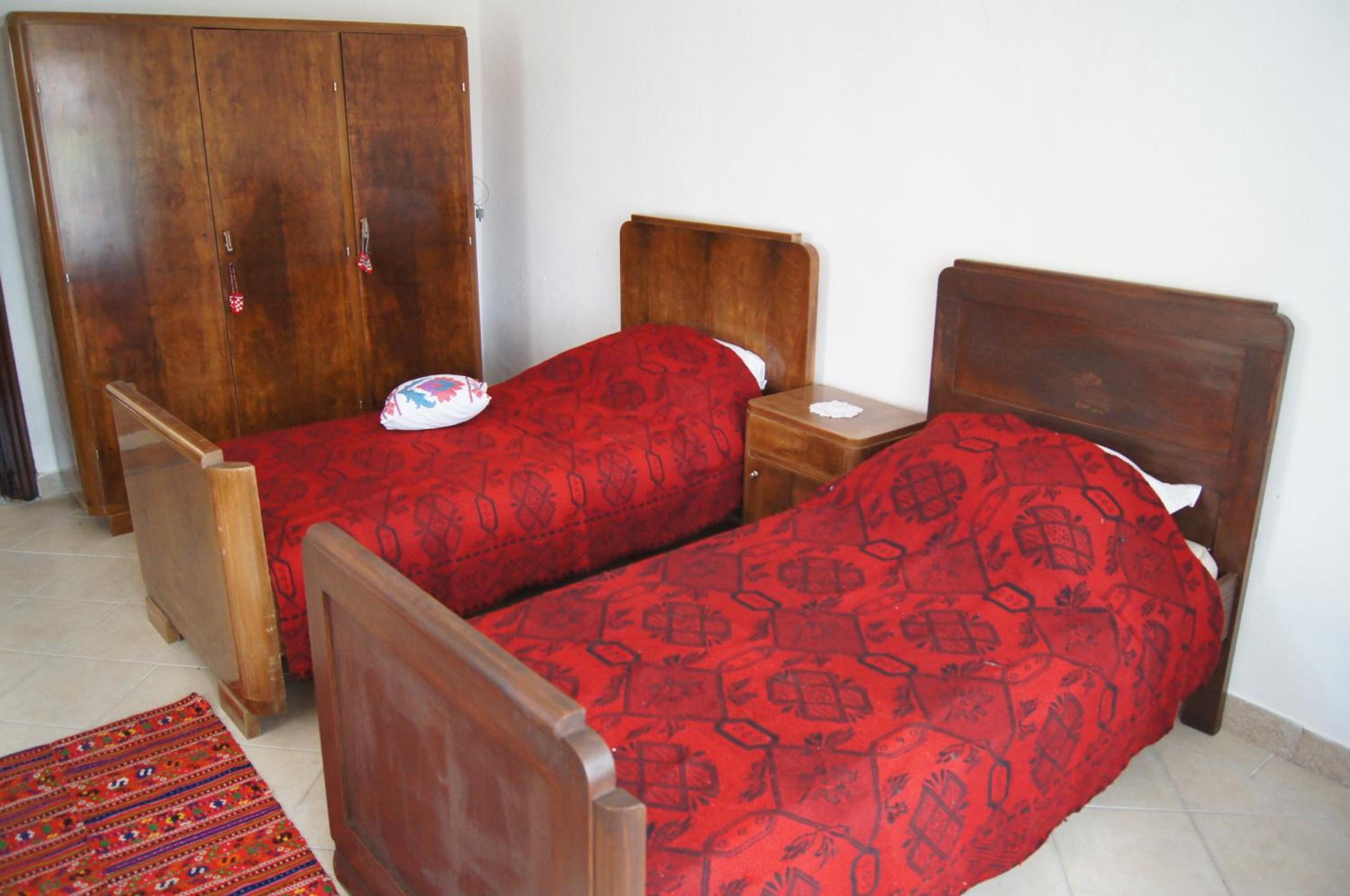 Twin Room with Private Bathroom photo 3