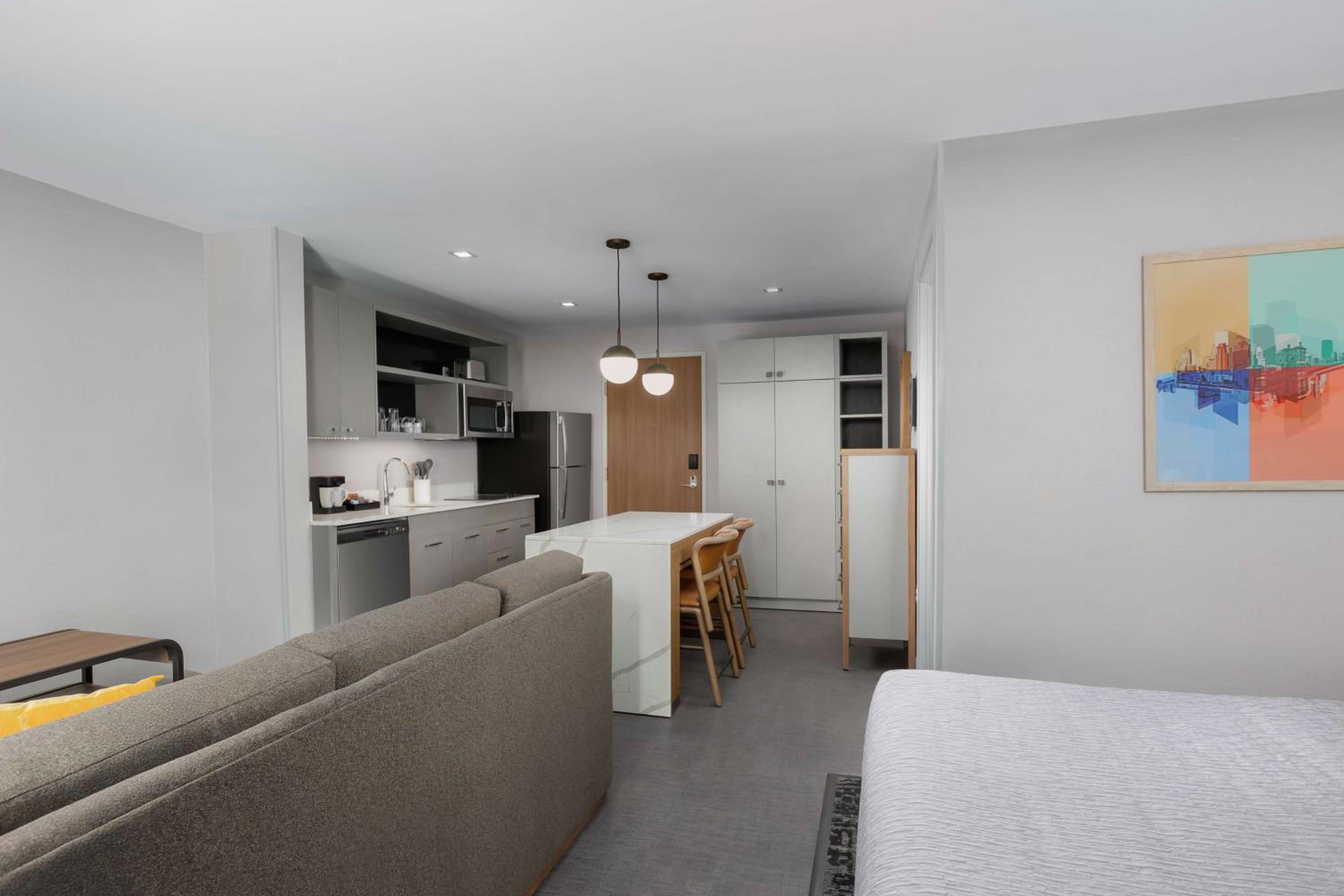 King Studio With Sofa Bed - Photo 6