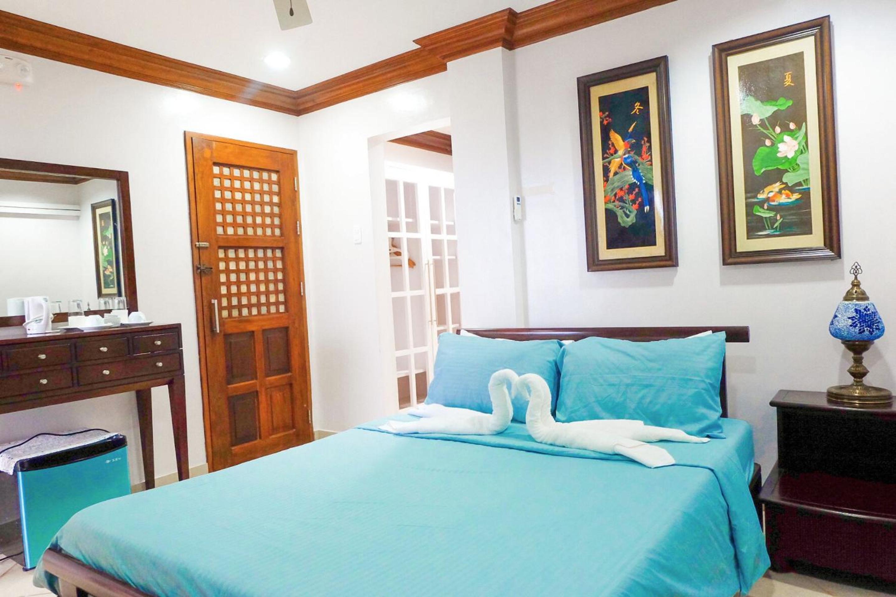 Standard Double Room with Shared Bathroom