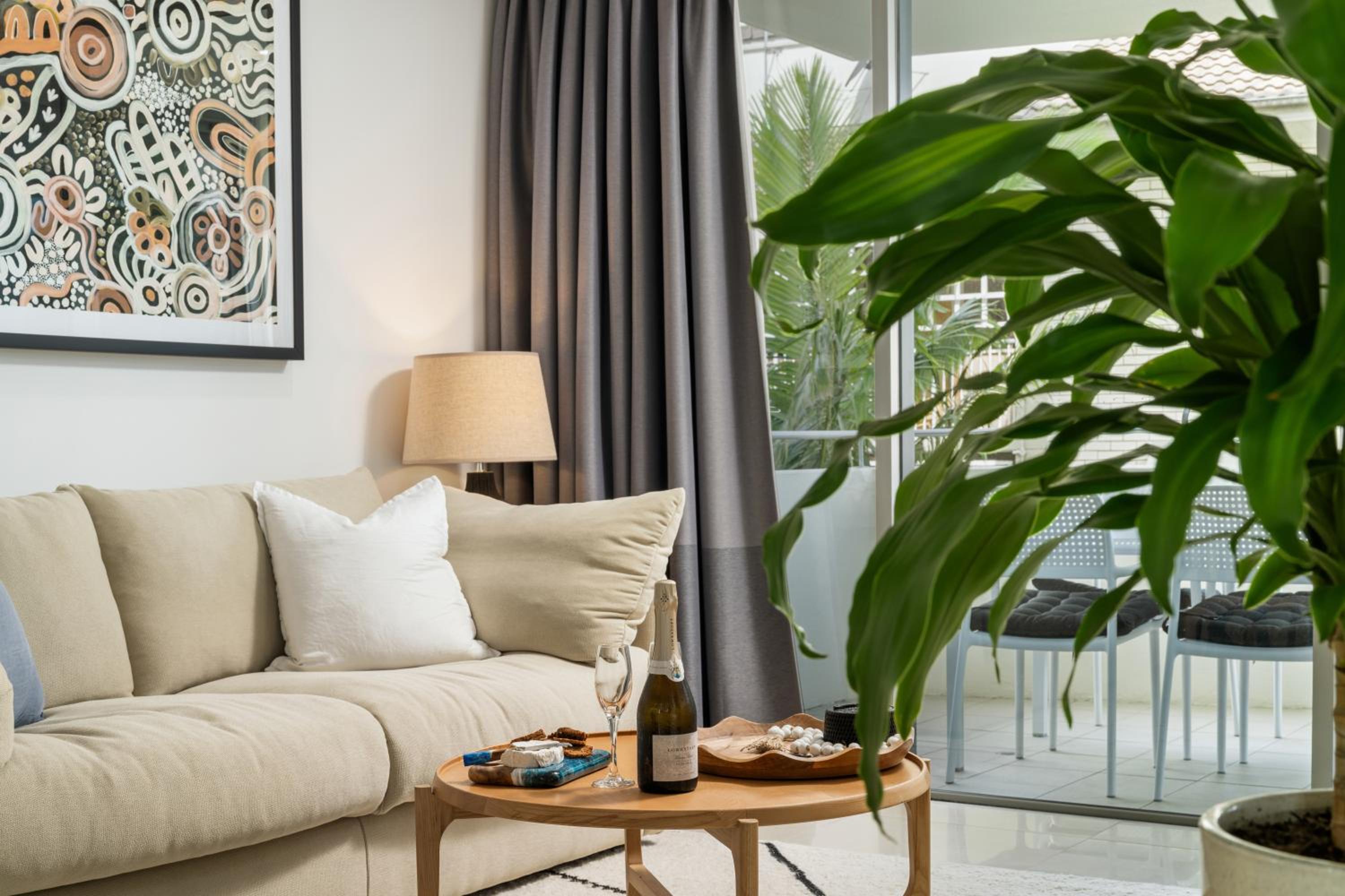 One Bedroom Executive Apartment - Photo 6