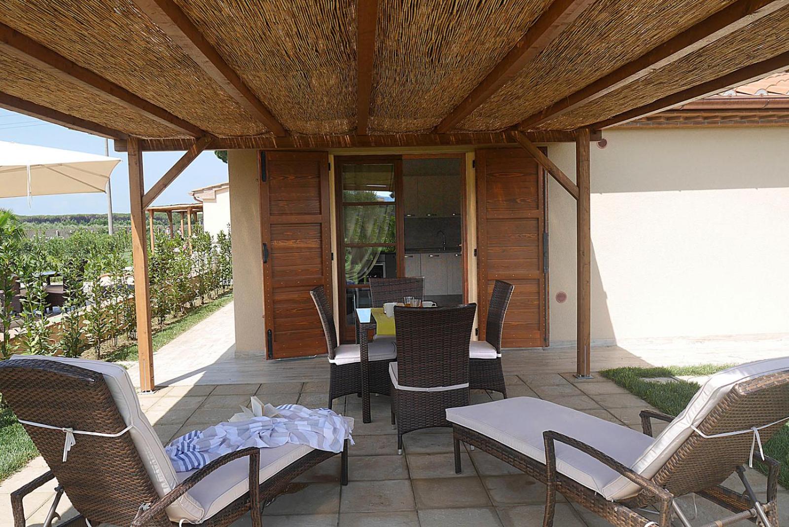 Deluxe One-Bedroom Apartment