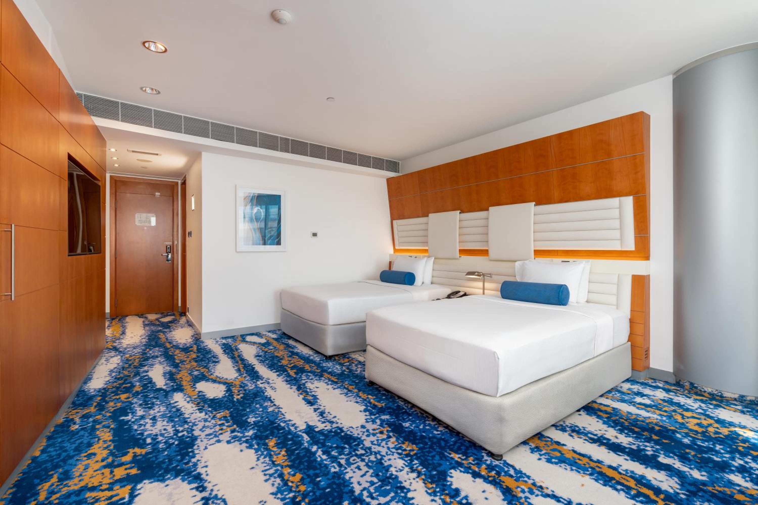 Deluxe Room Twin Beds