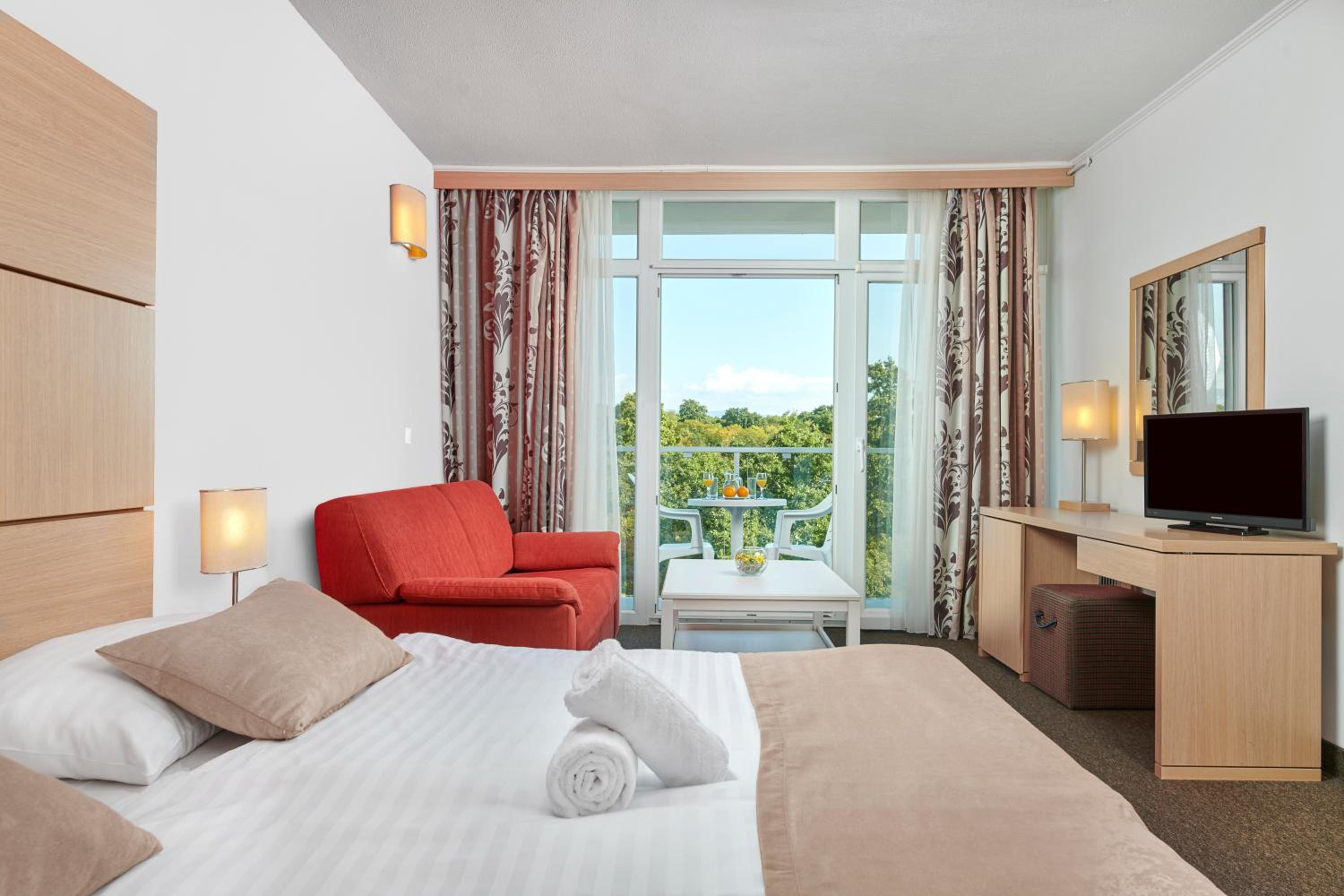 Junior Suite with Balcony photo 2
