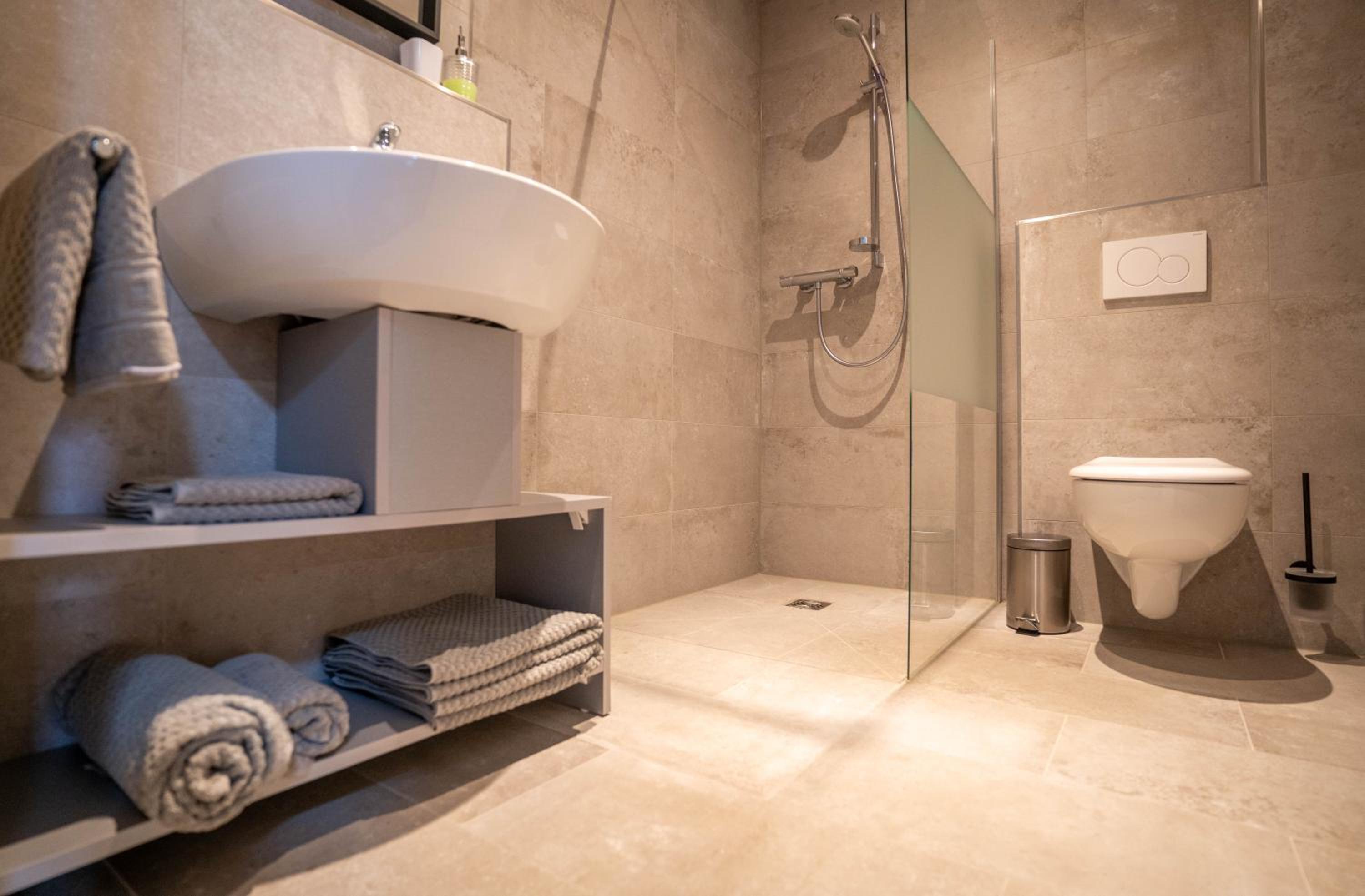 Comfort Triple Room with Shower photo 2
