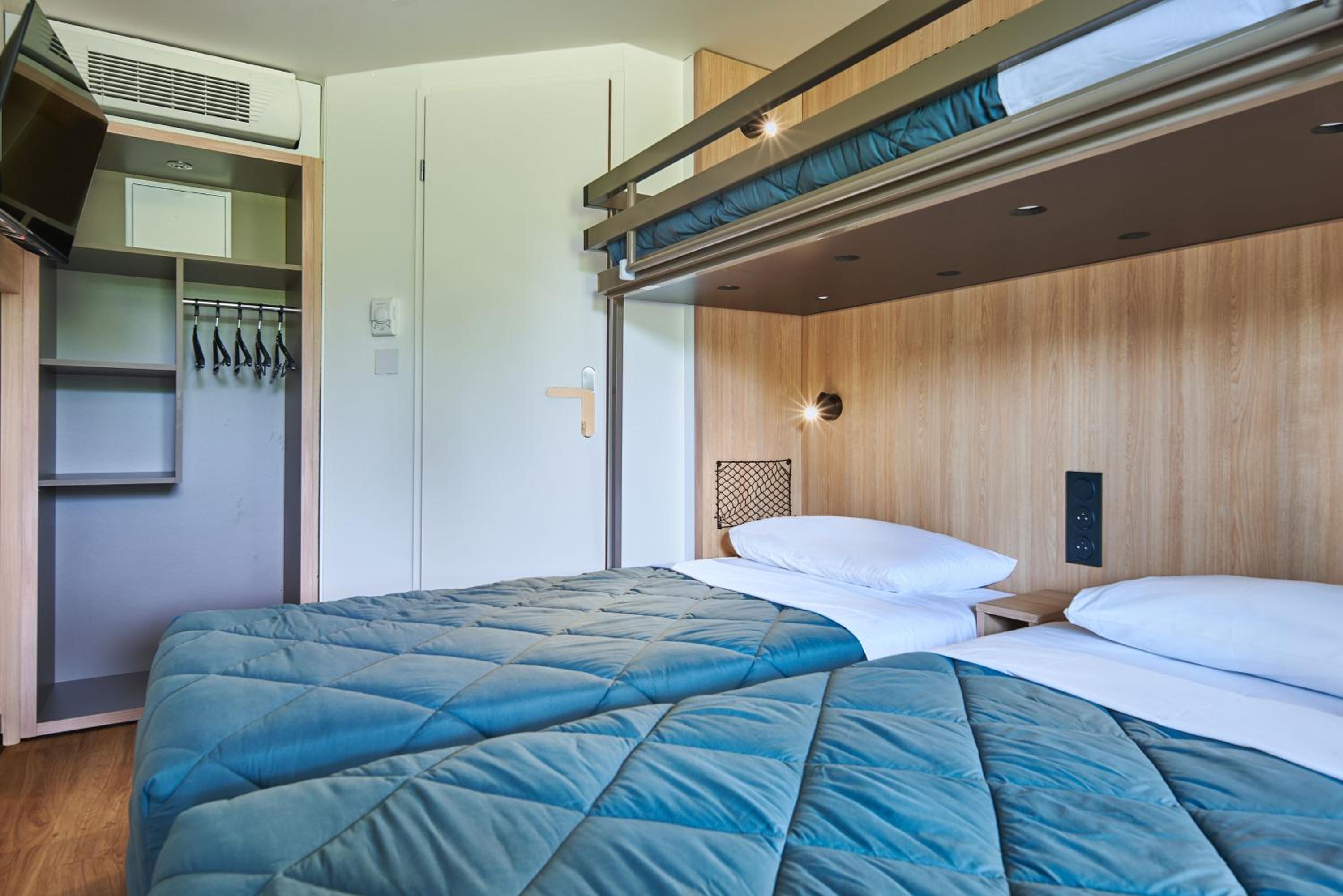 Standard Room - 3 Single Beds - Photo 2