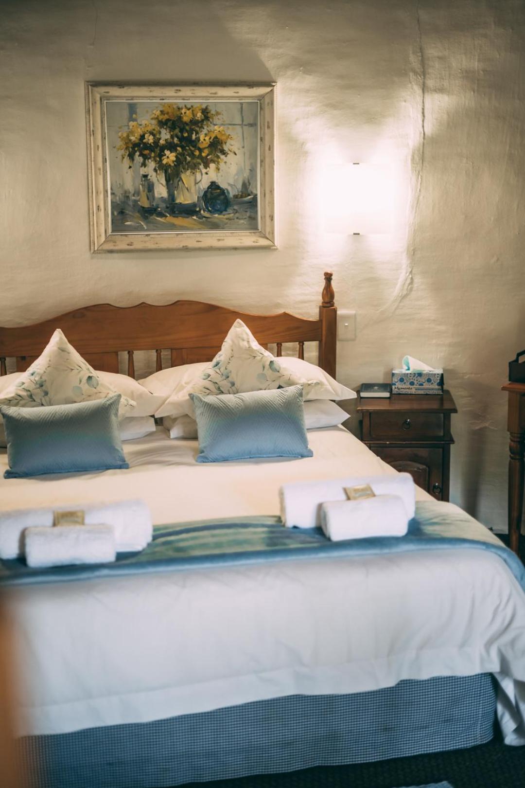 Rondavel Room (2 Adults + 2 Children)