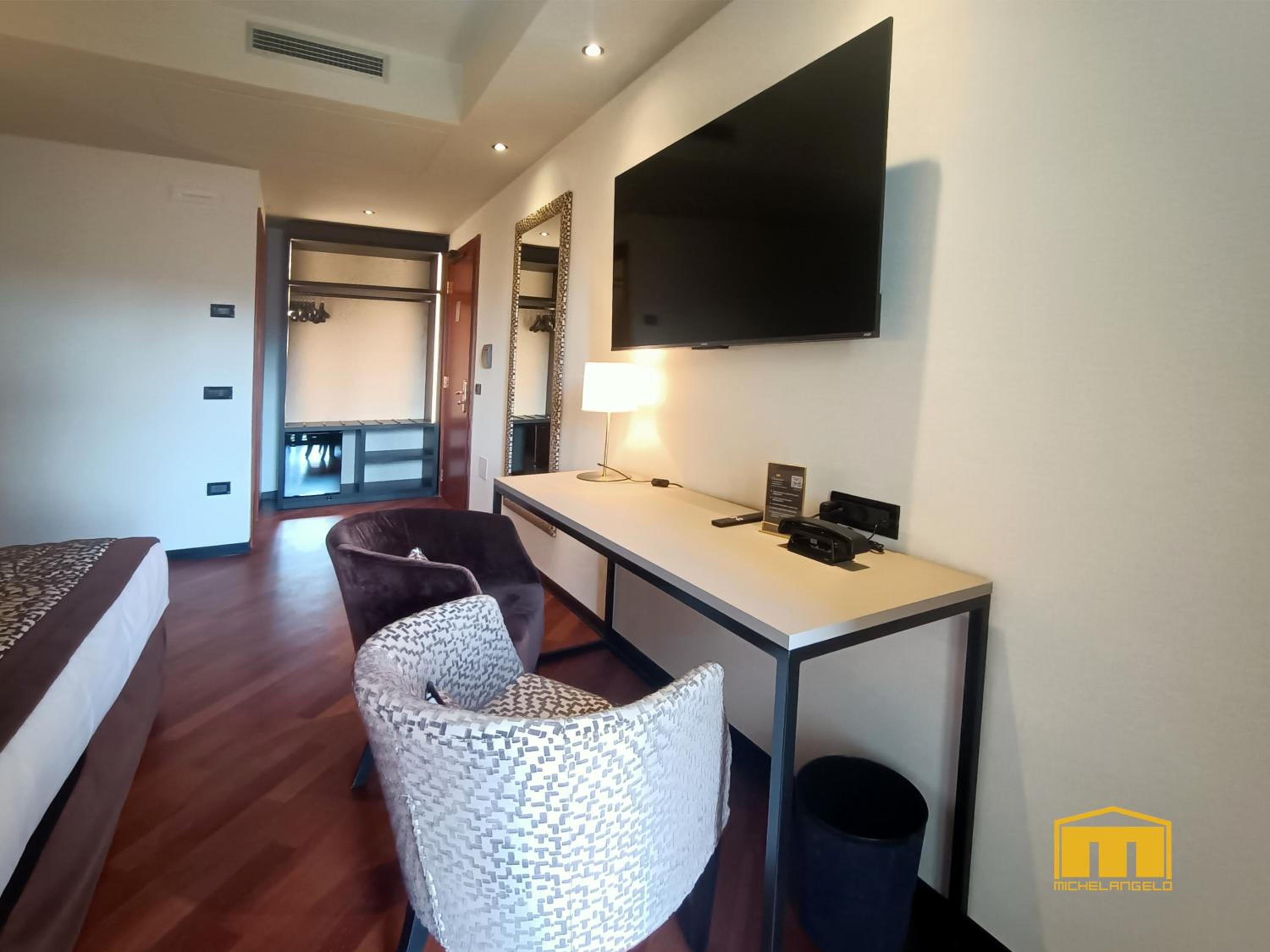 Deluxe Double Room - Photo 1