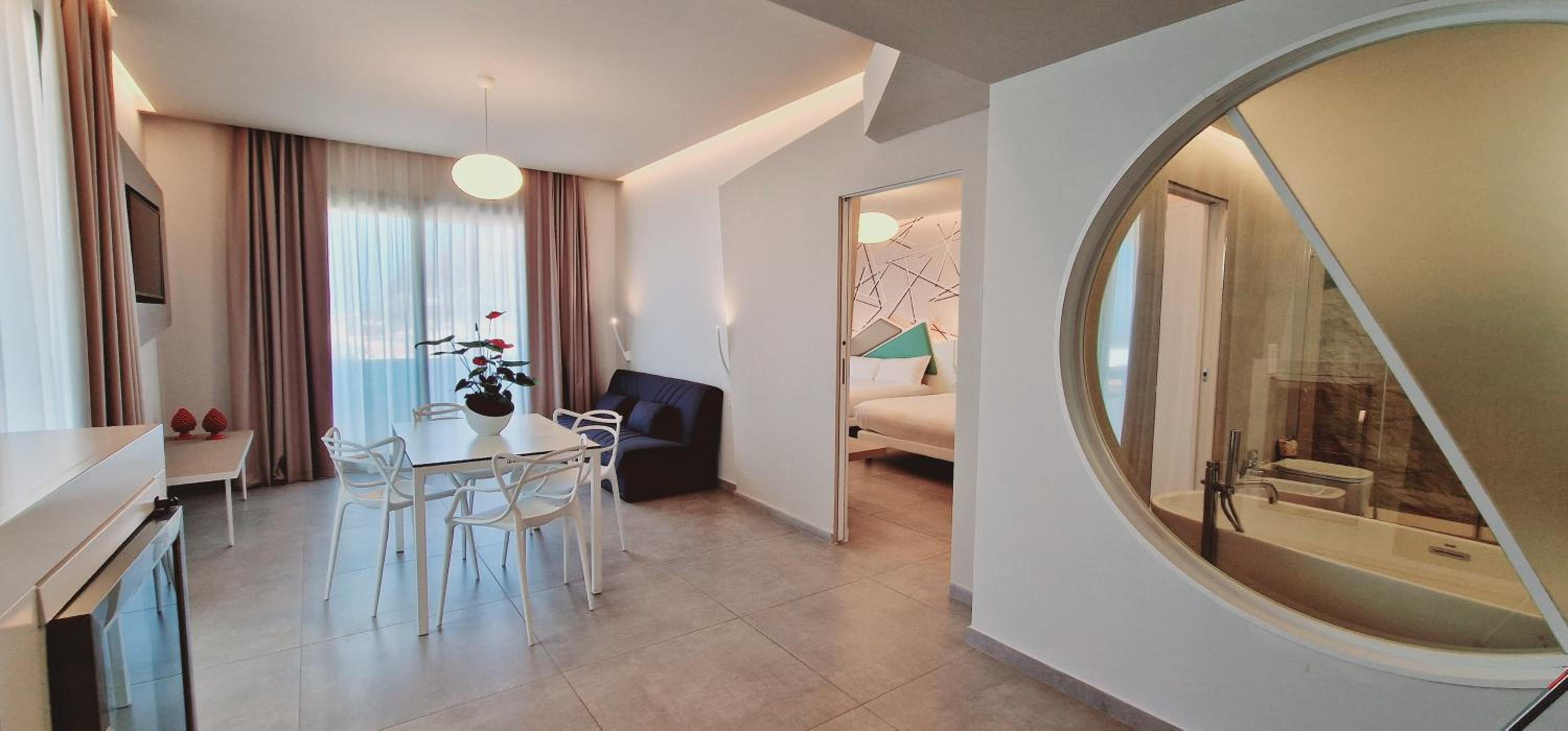 Suite with Sea View - Photo 4