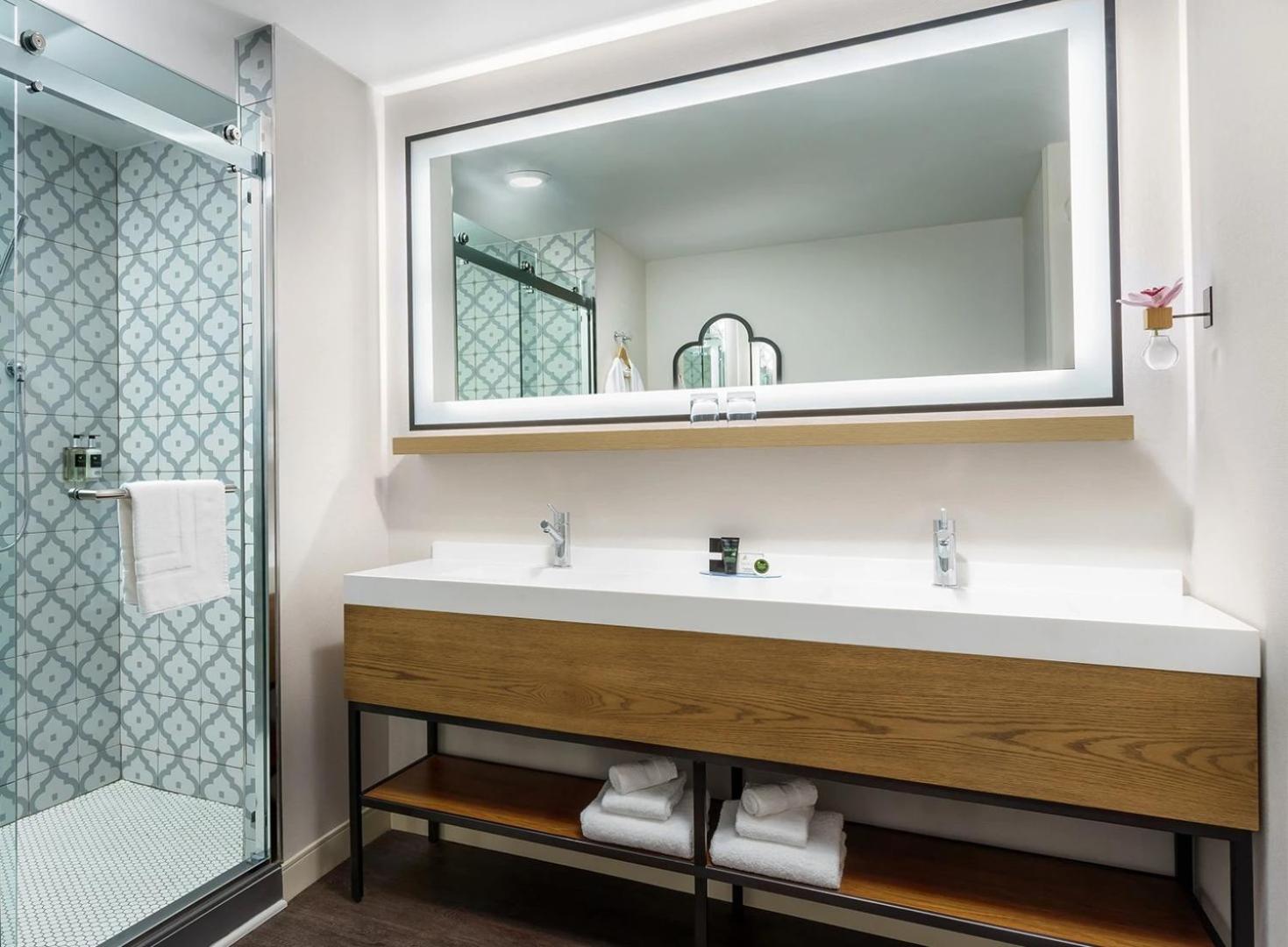 Serenity Suite - Photo 1