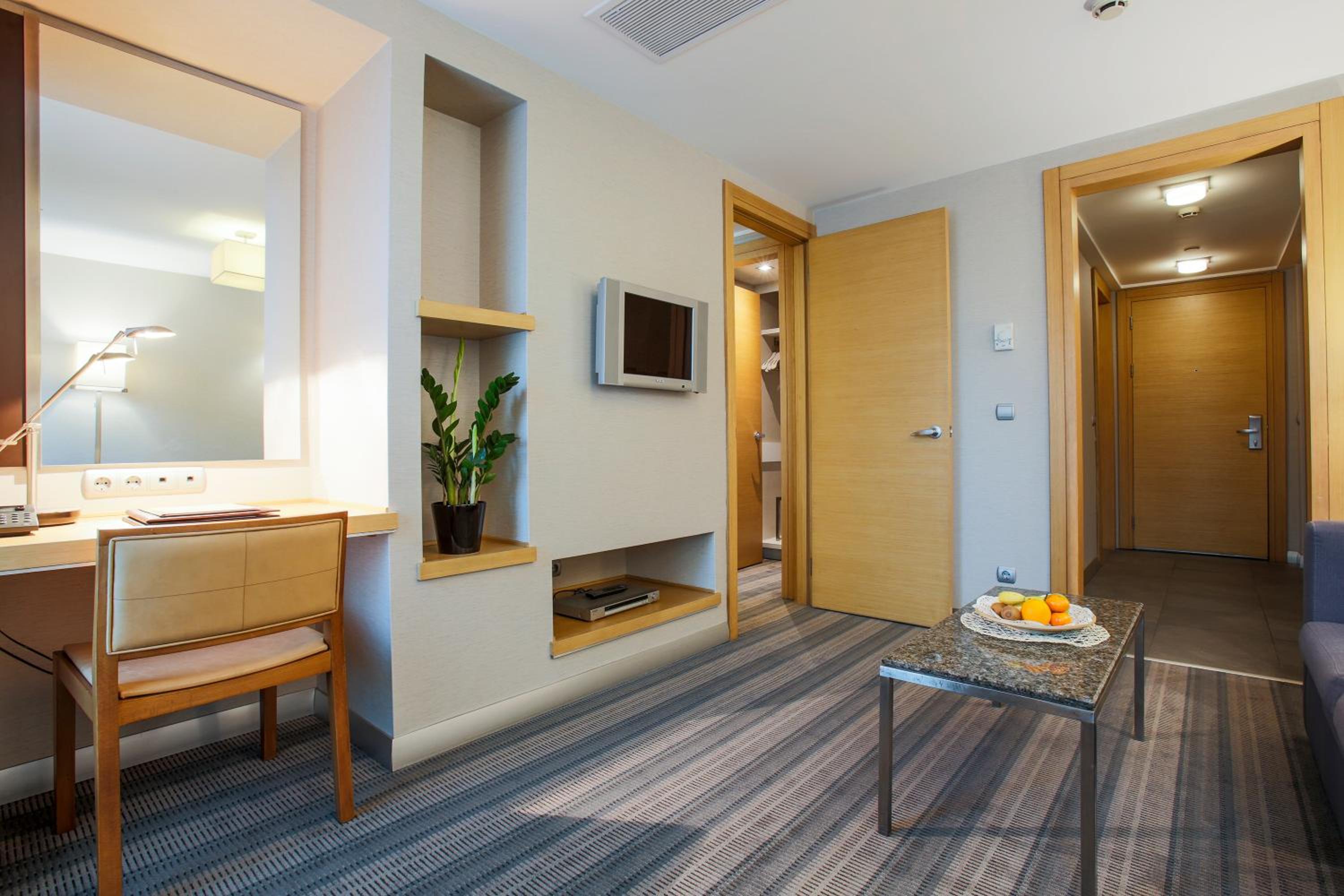 Deluxe Suite photo 3