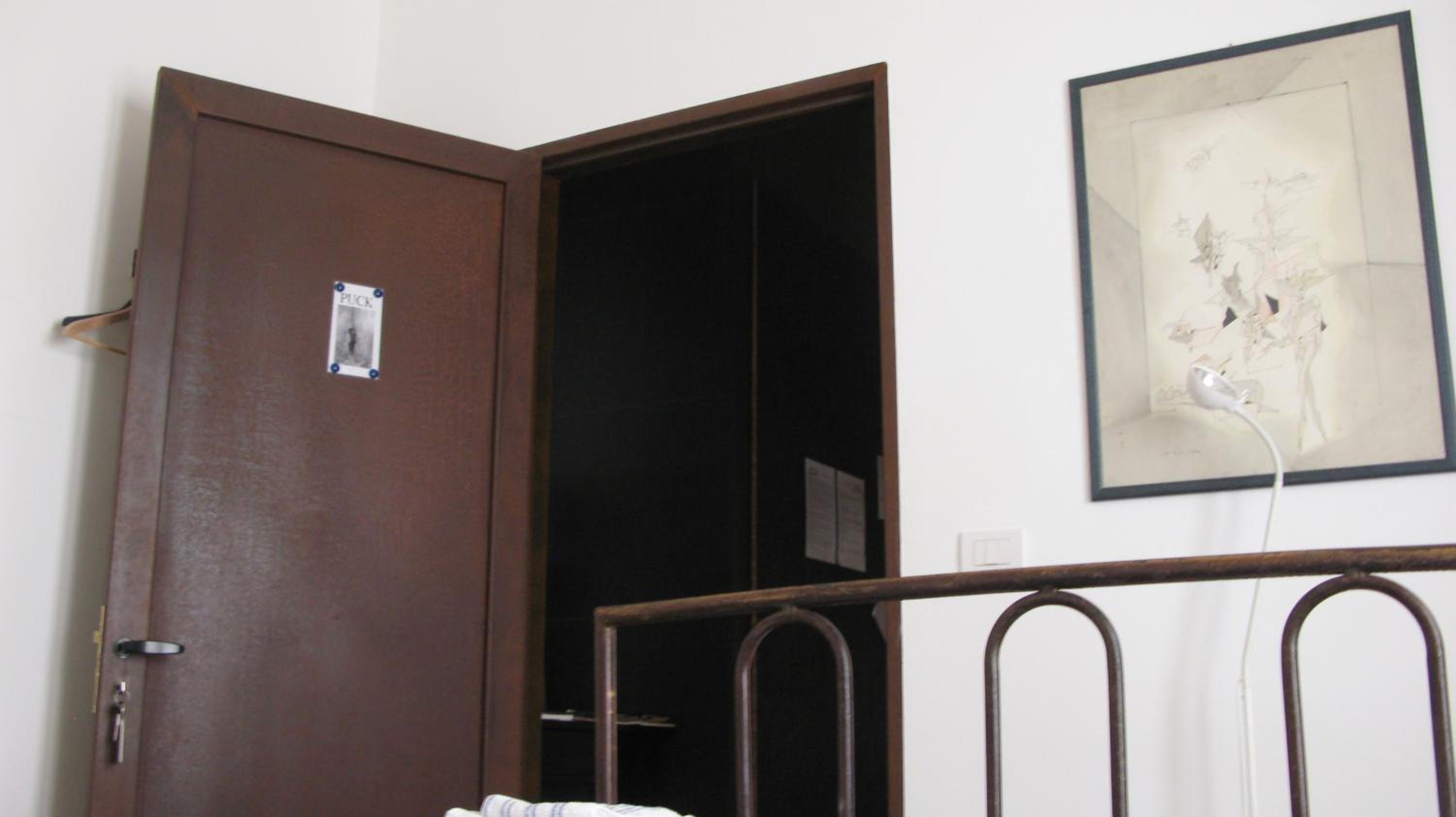 Standard Double Room With External Private Bathroom - Photo 14