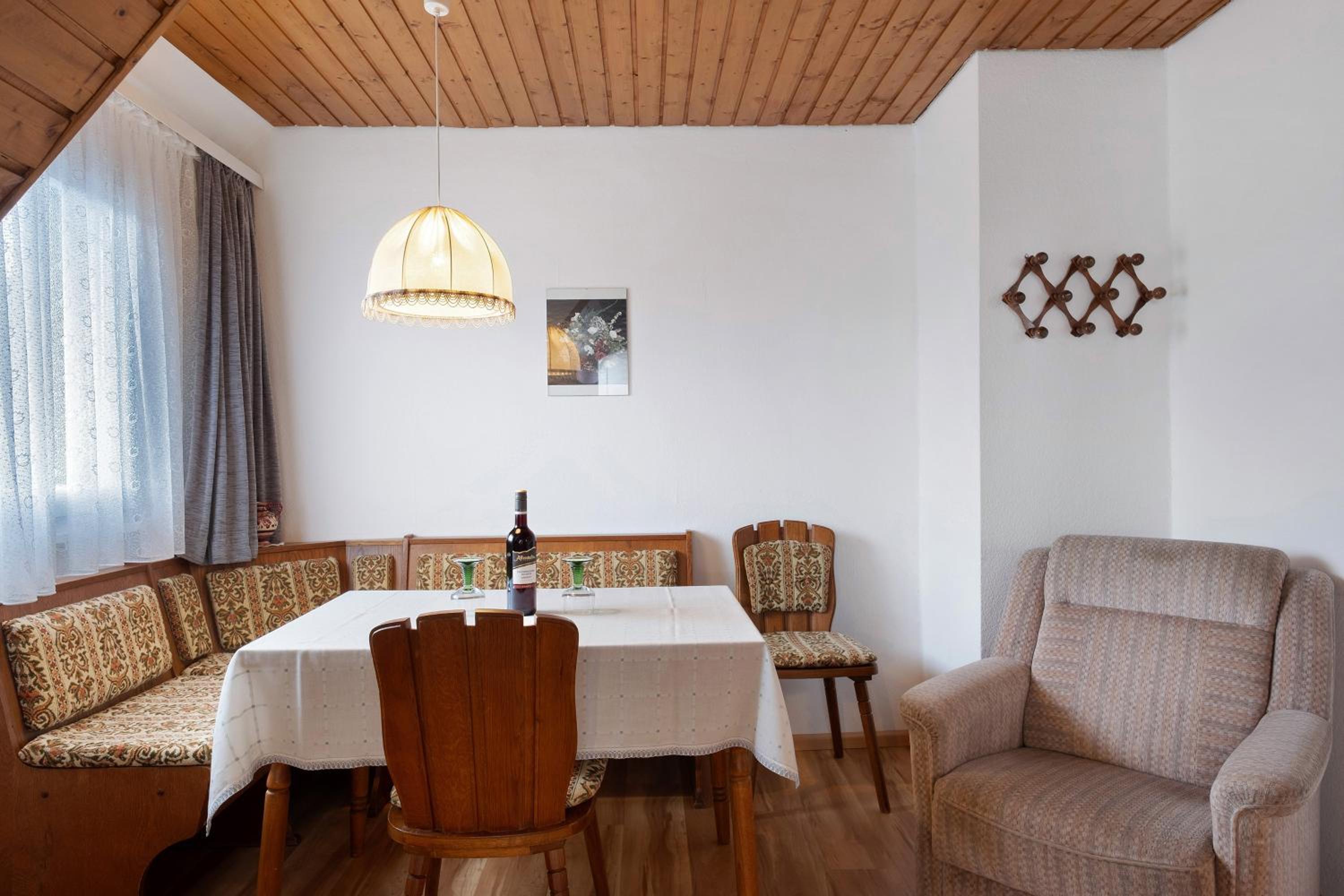 One-Bedroom Apartment with Garden View photo 3