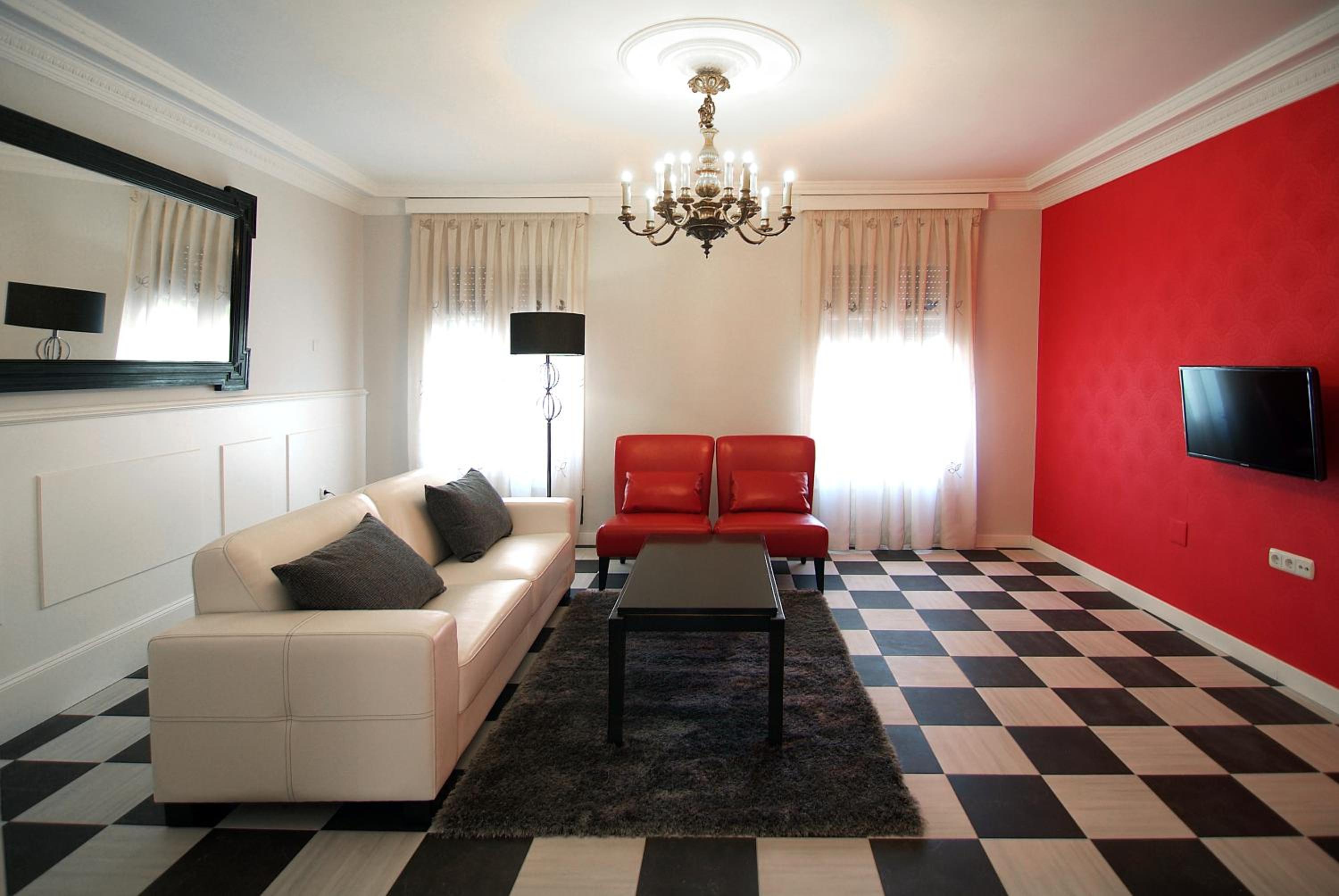 Two-Bedroom Suite (3 Adults) photo 3