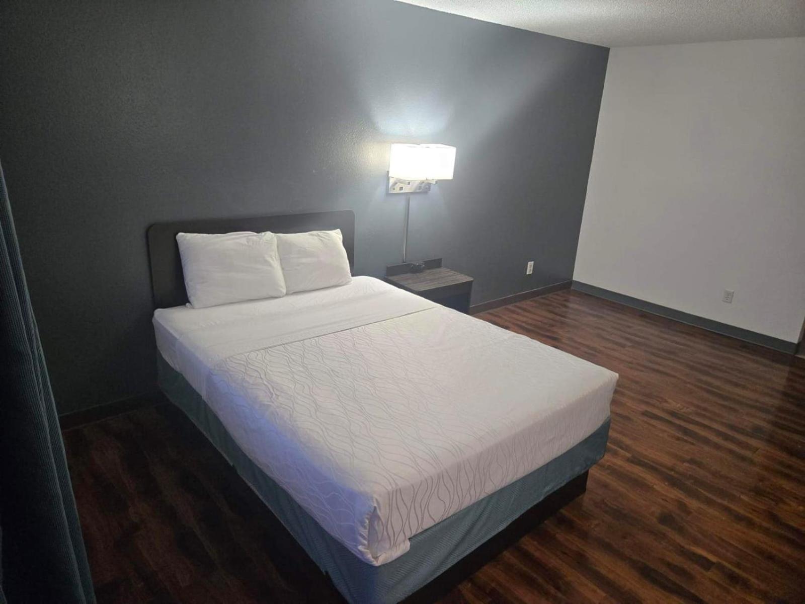 Premium Full Bed with Kitchenette photo 2