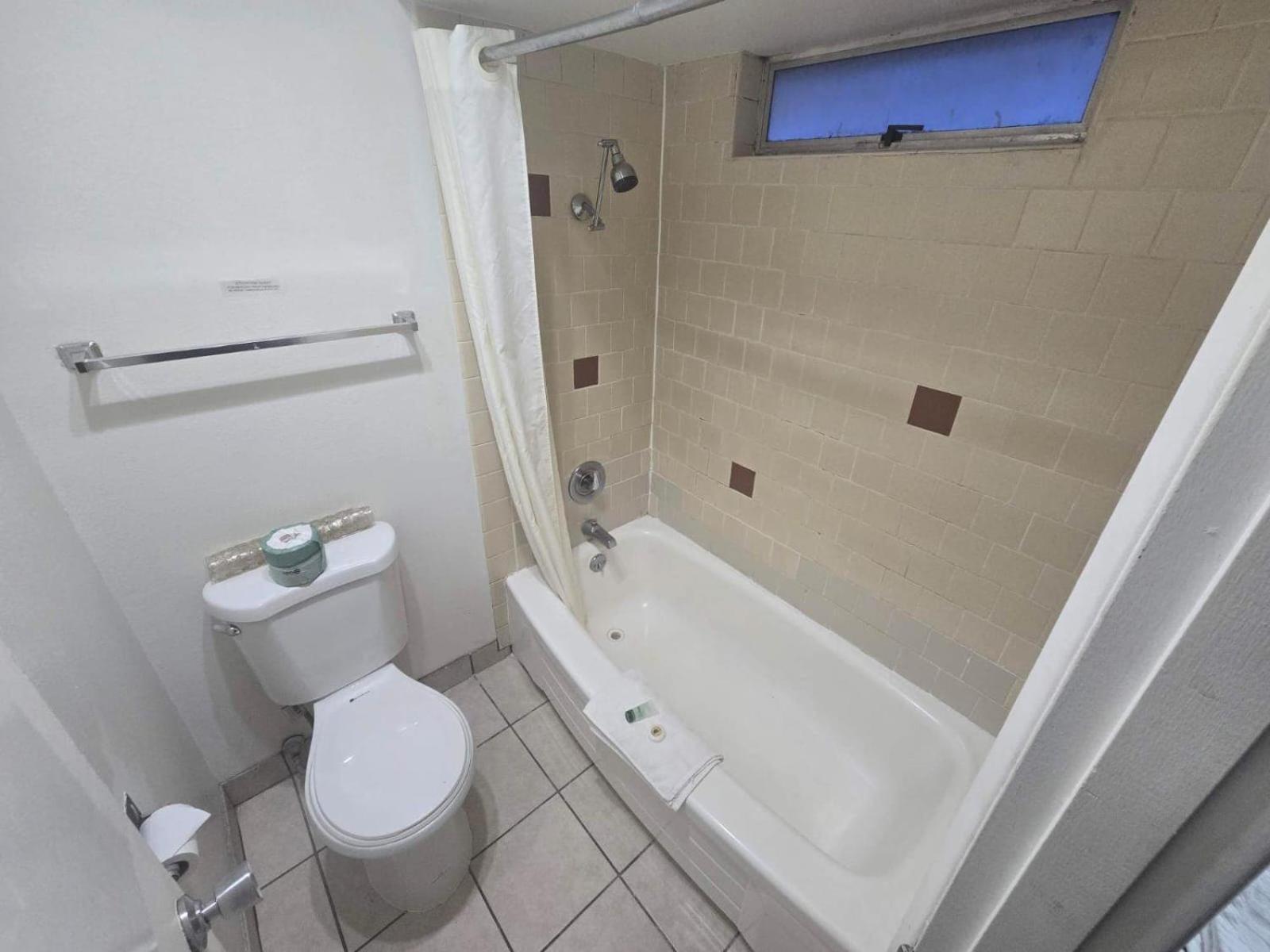 Premium Full Bed with Kitchenette photo 3