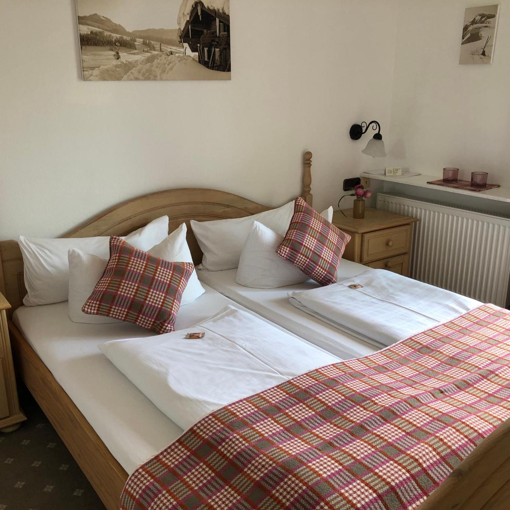 Standard Queen Room photo 2