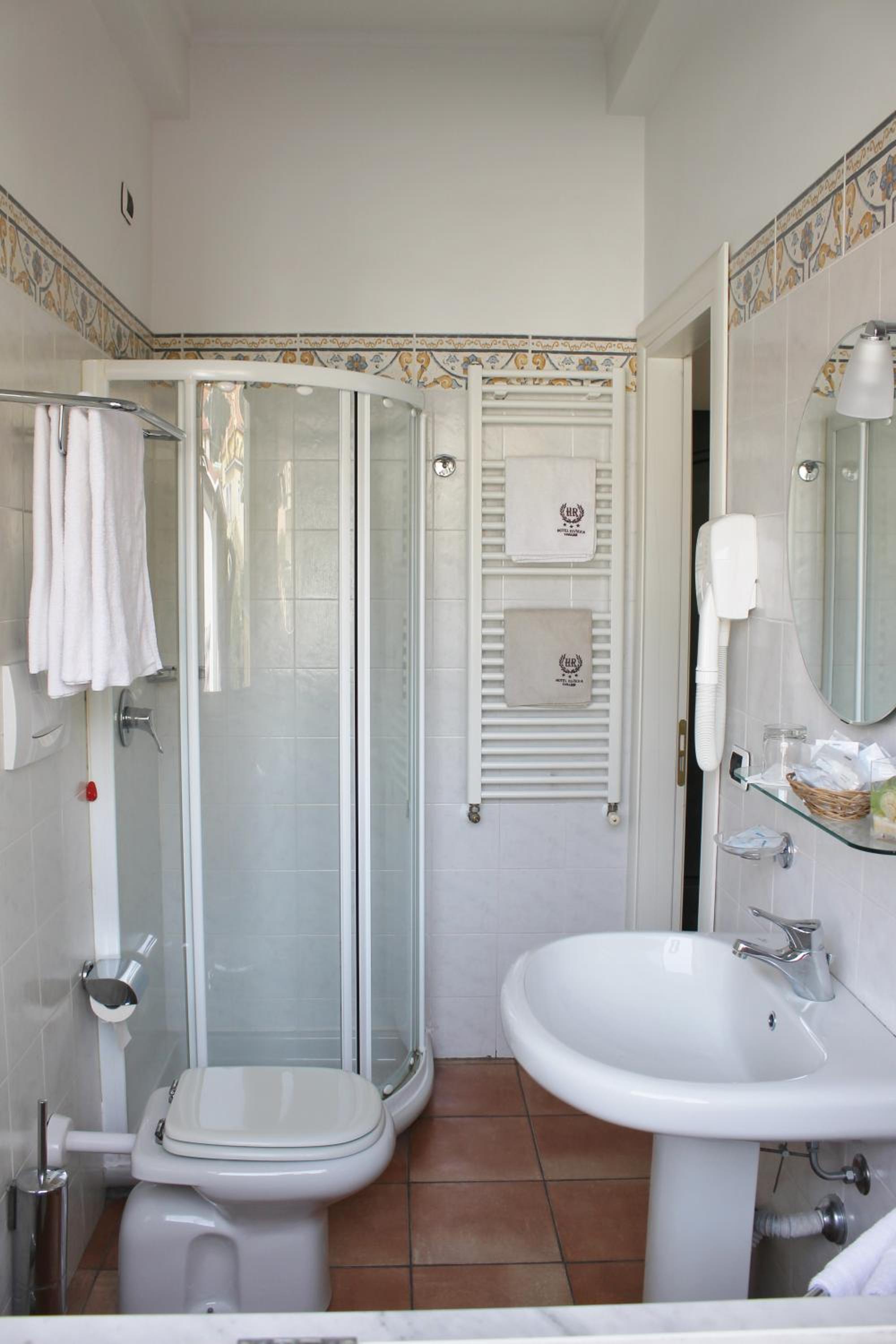 Triple Room - Photo 7