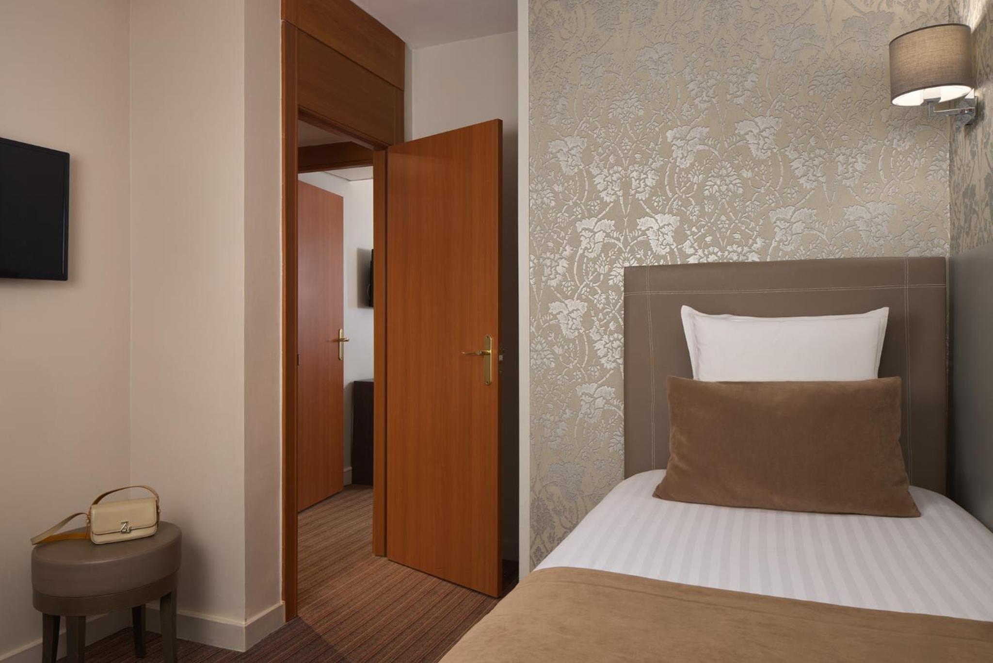 Triple with 2 Rooms