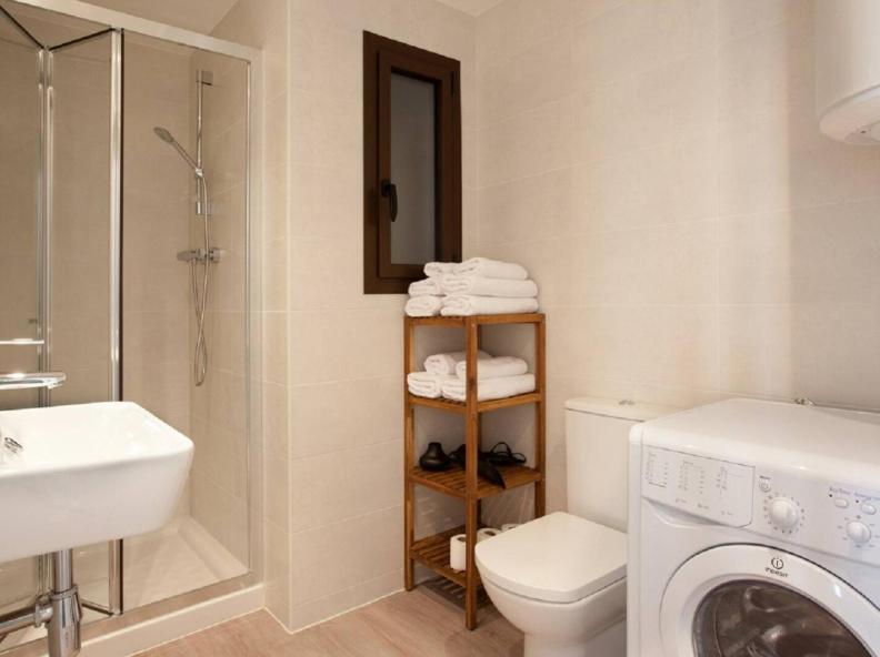 Two-Bedroom Standard Apartment photo 2