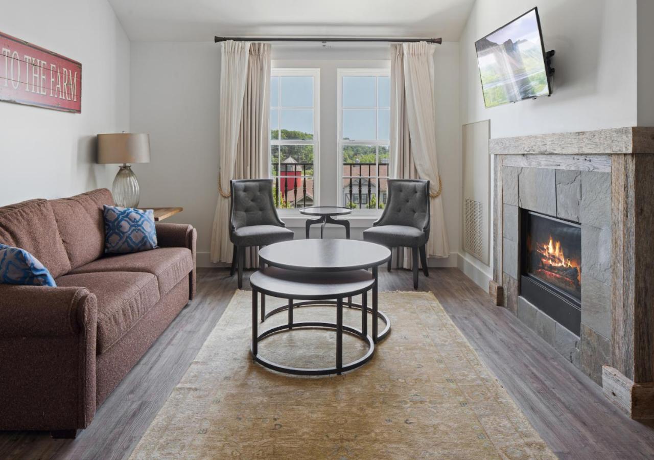 MANOR SUITE