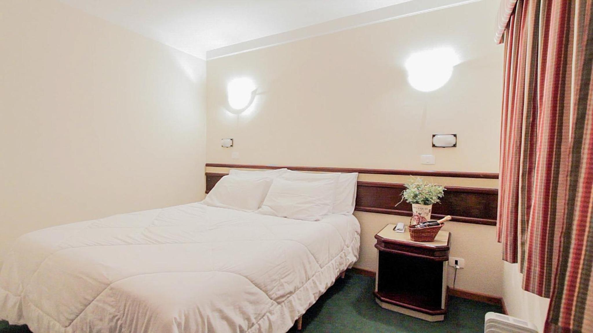 Standard Suite - Photo 1