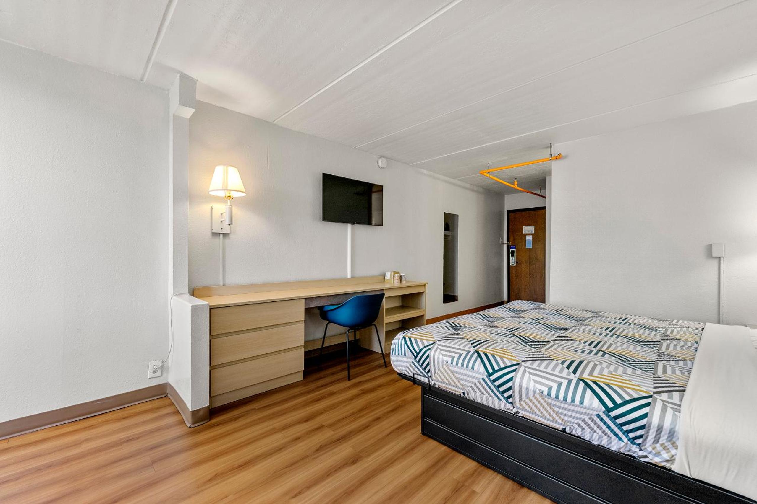 King Room - Disability Access photo 3