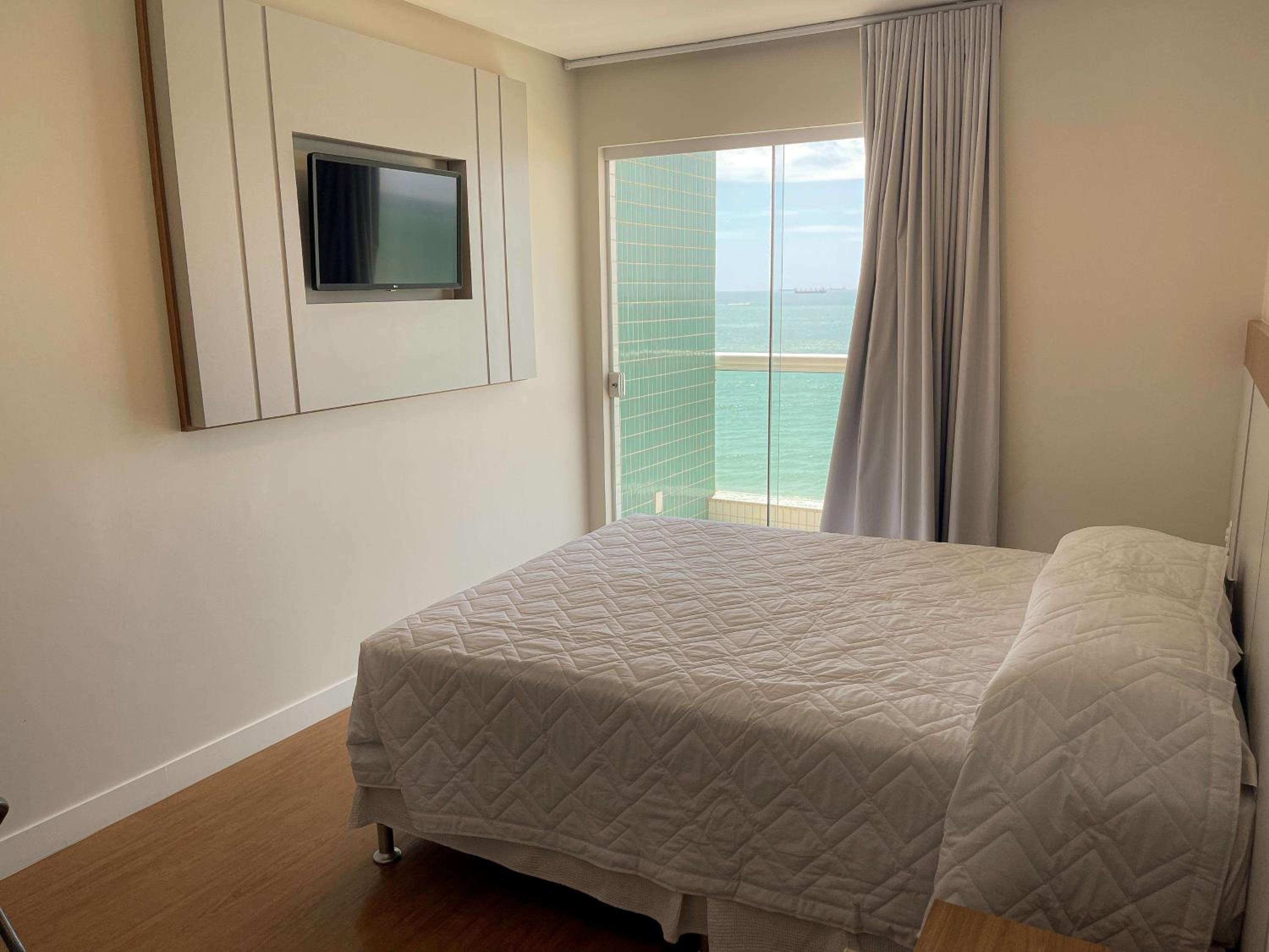 One-Bedroom Apartment - Oceanfront