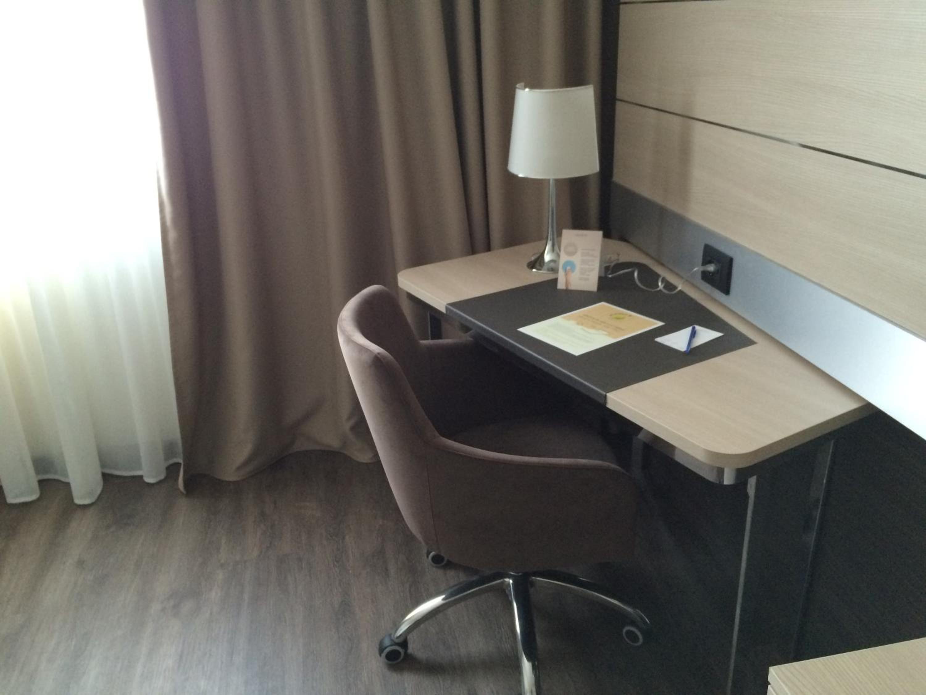 Executive Double Room with Sofa Bed - Photo 3