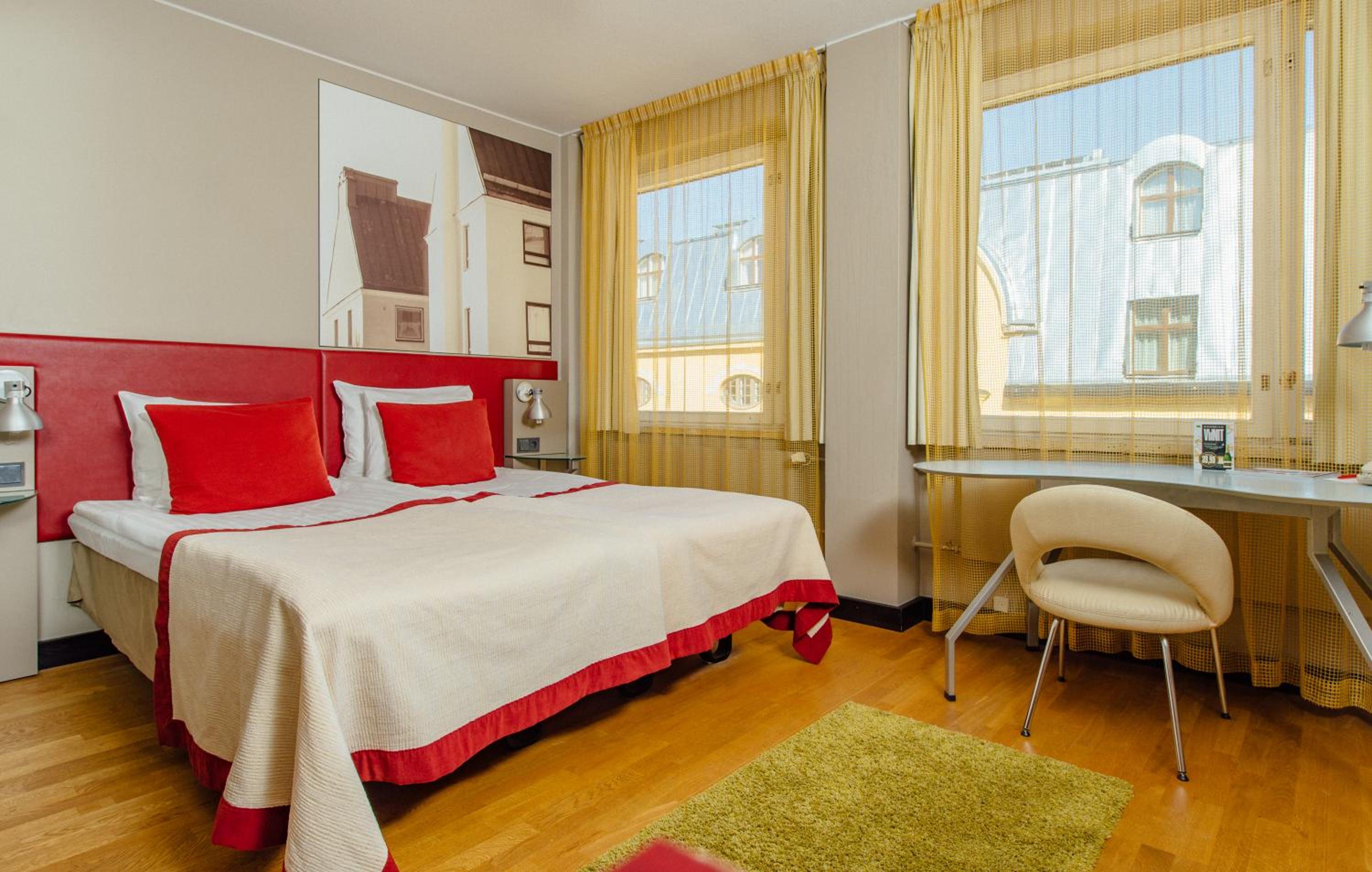Standard Queen Room