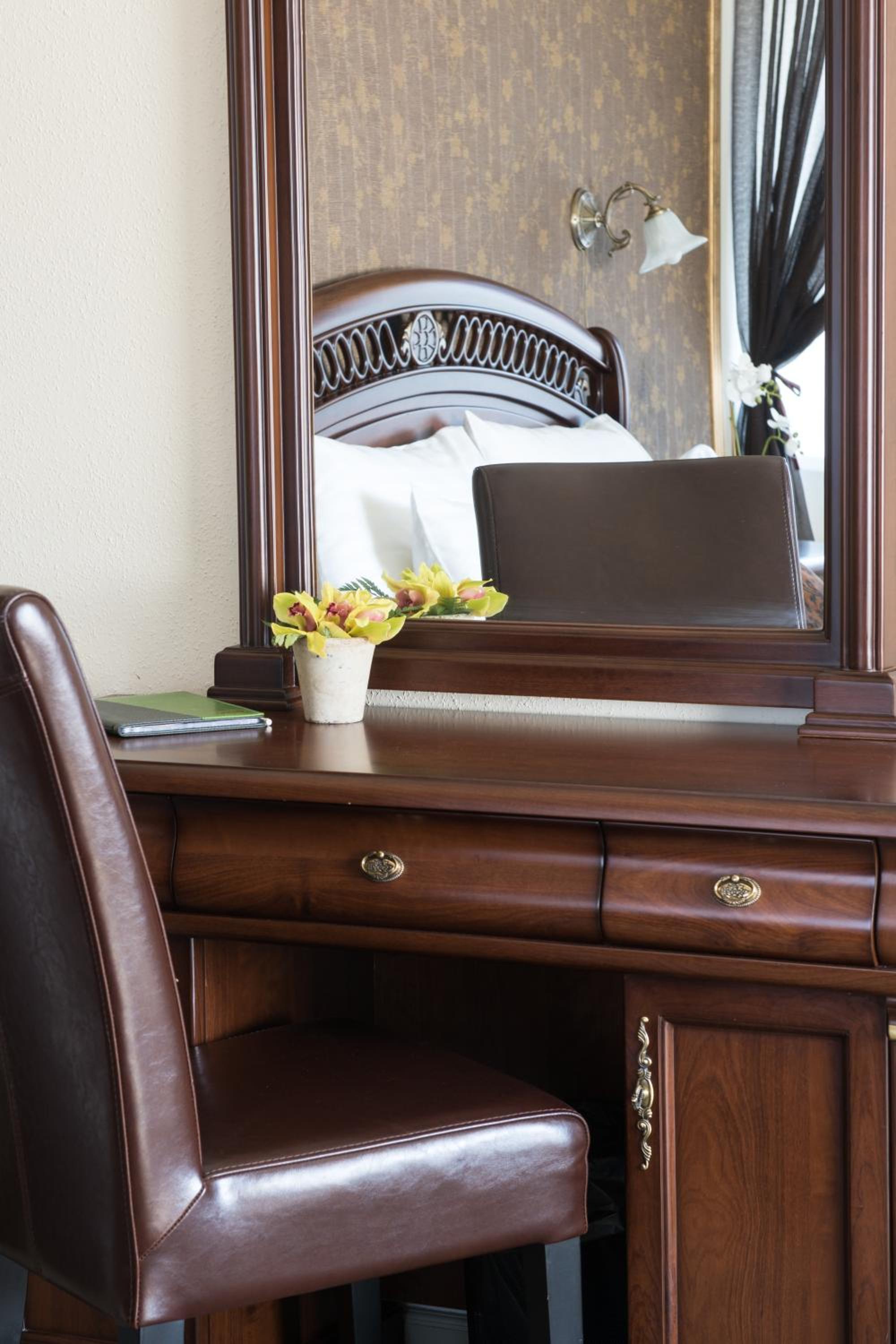 Suite - Photo 5