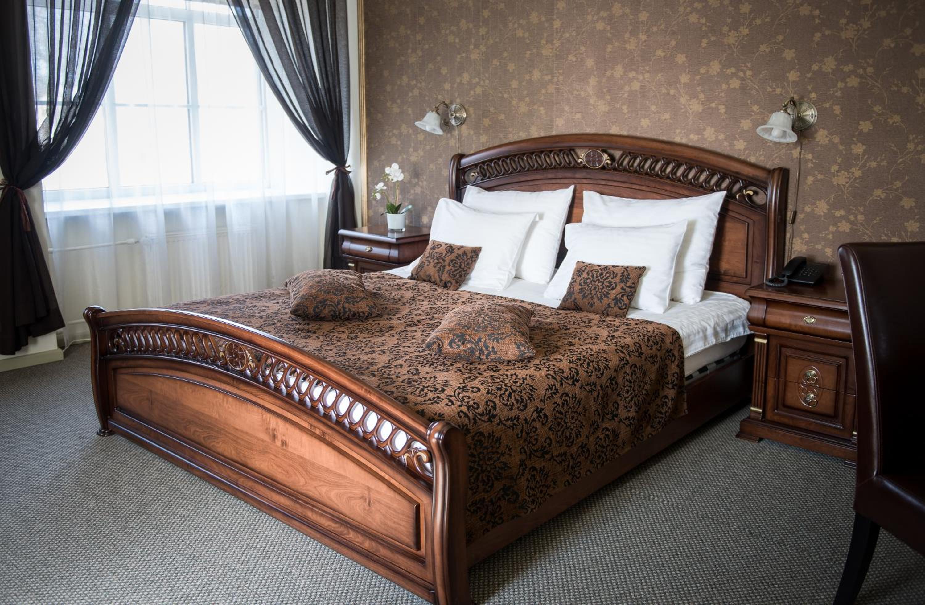Suite - Photo 11