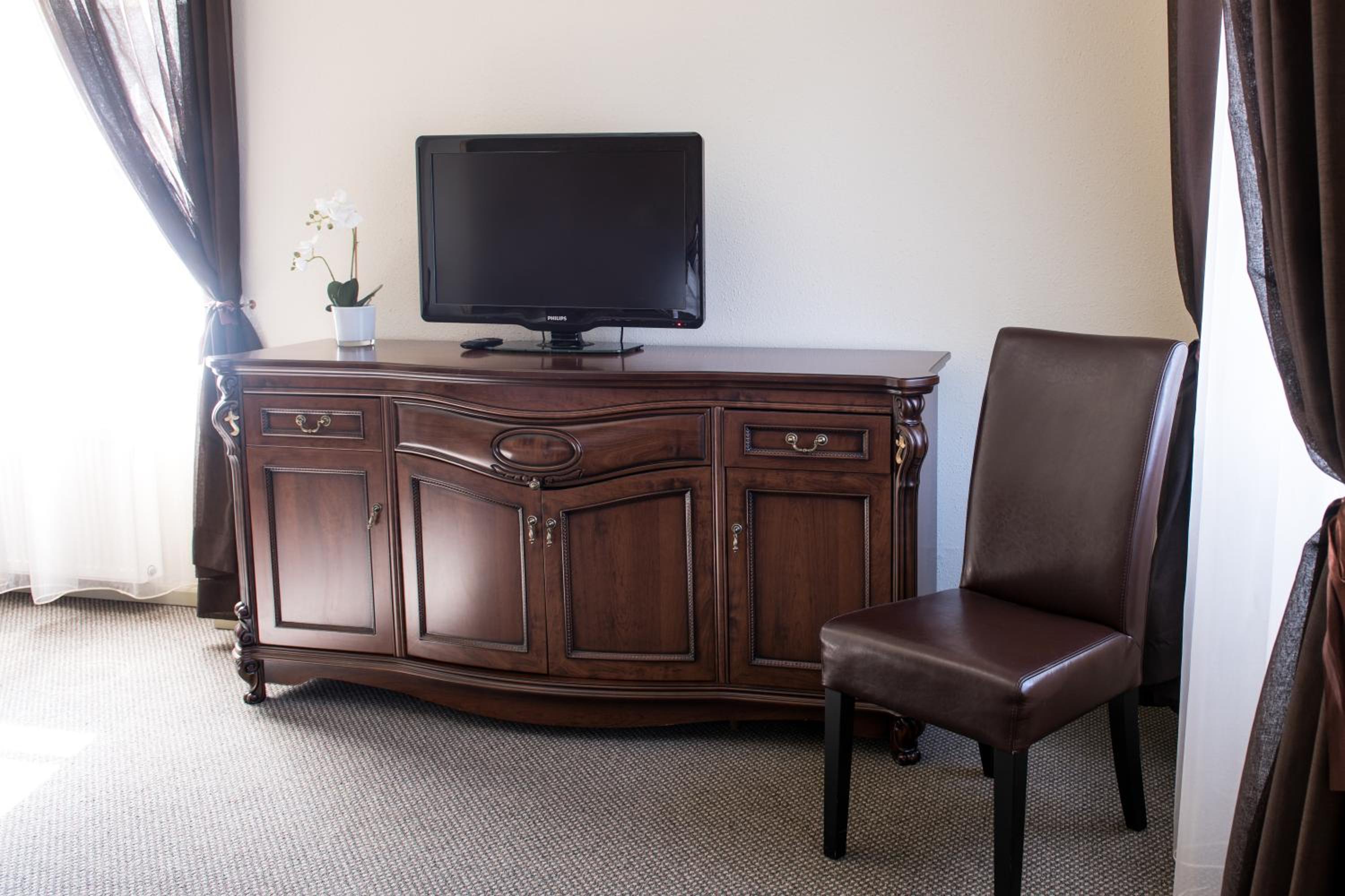 Suite - Photo 3