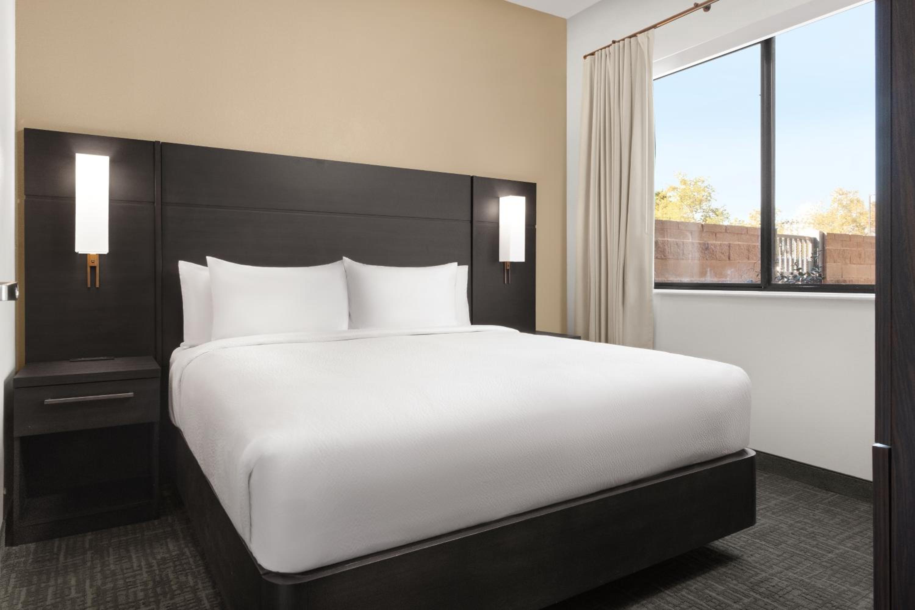 One-Bedroom King Suite with Sofa Bed  - Photo 1