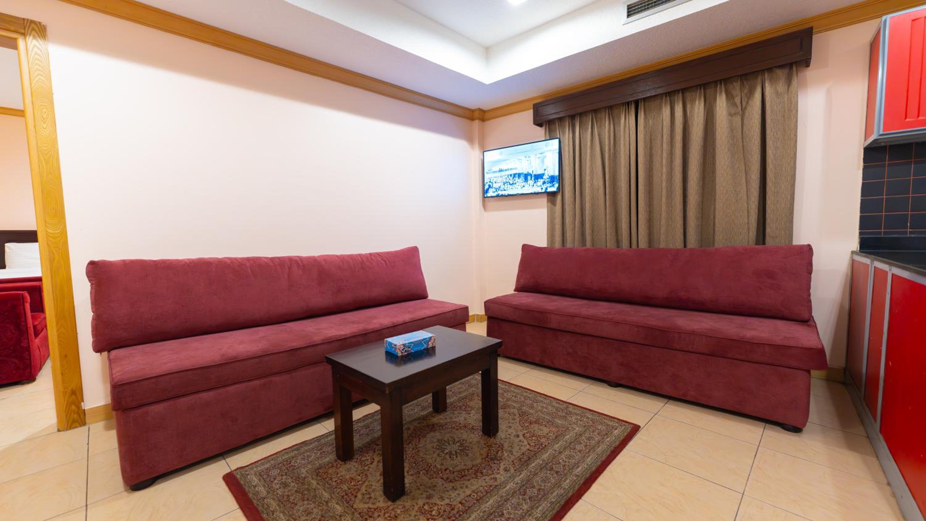 Deluxe Family Suite - Photo 3