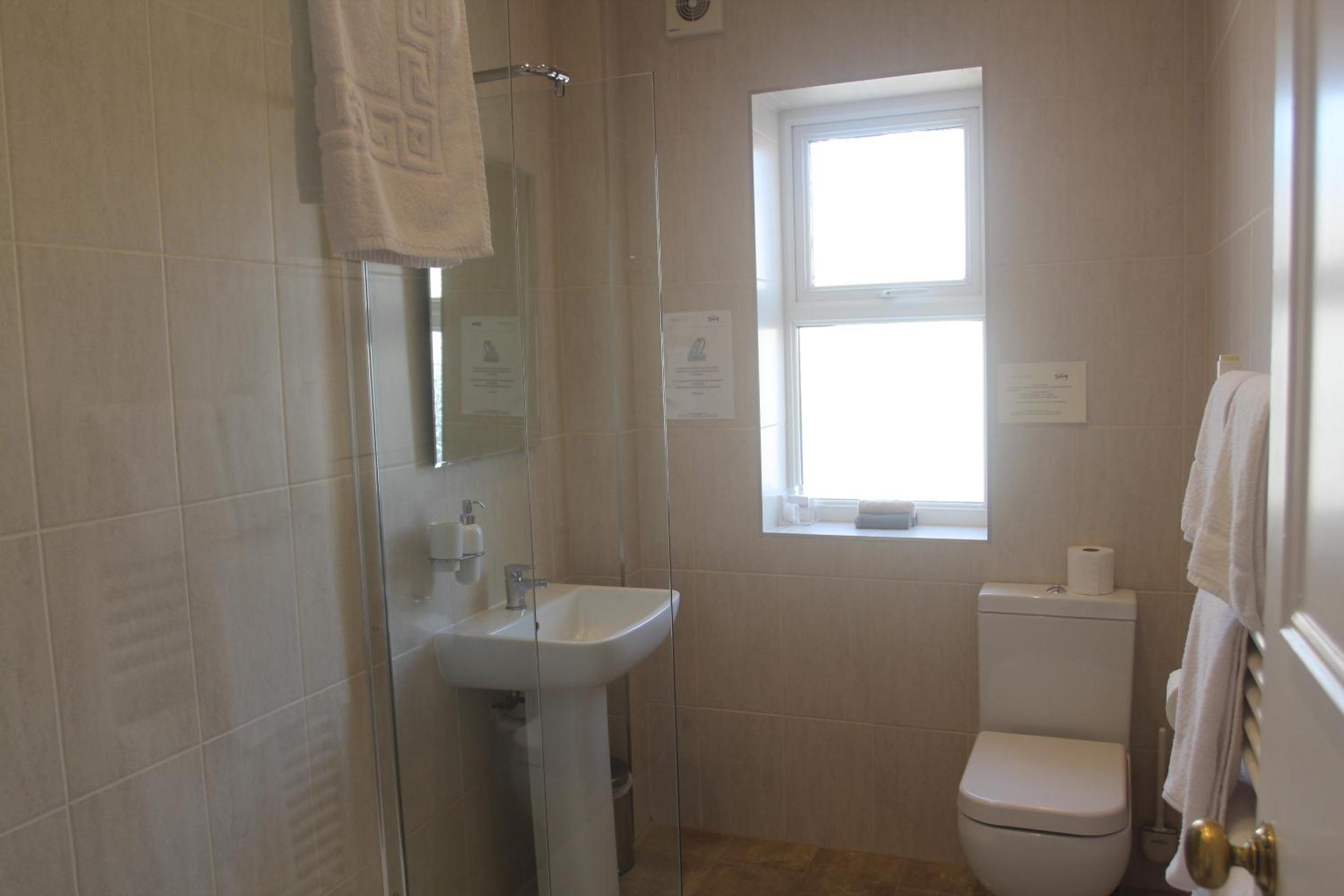 Deluxe Double Room with Shower photo 2