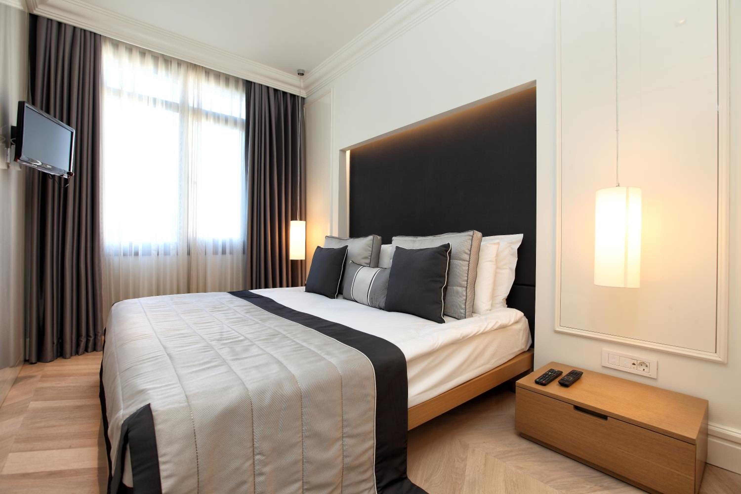 Luxury Suite photo 2