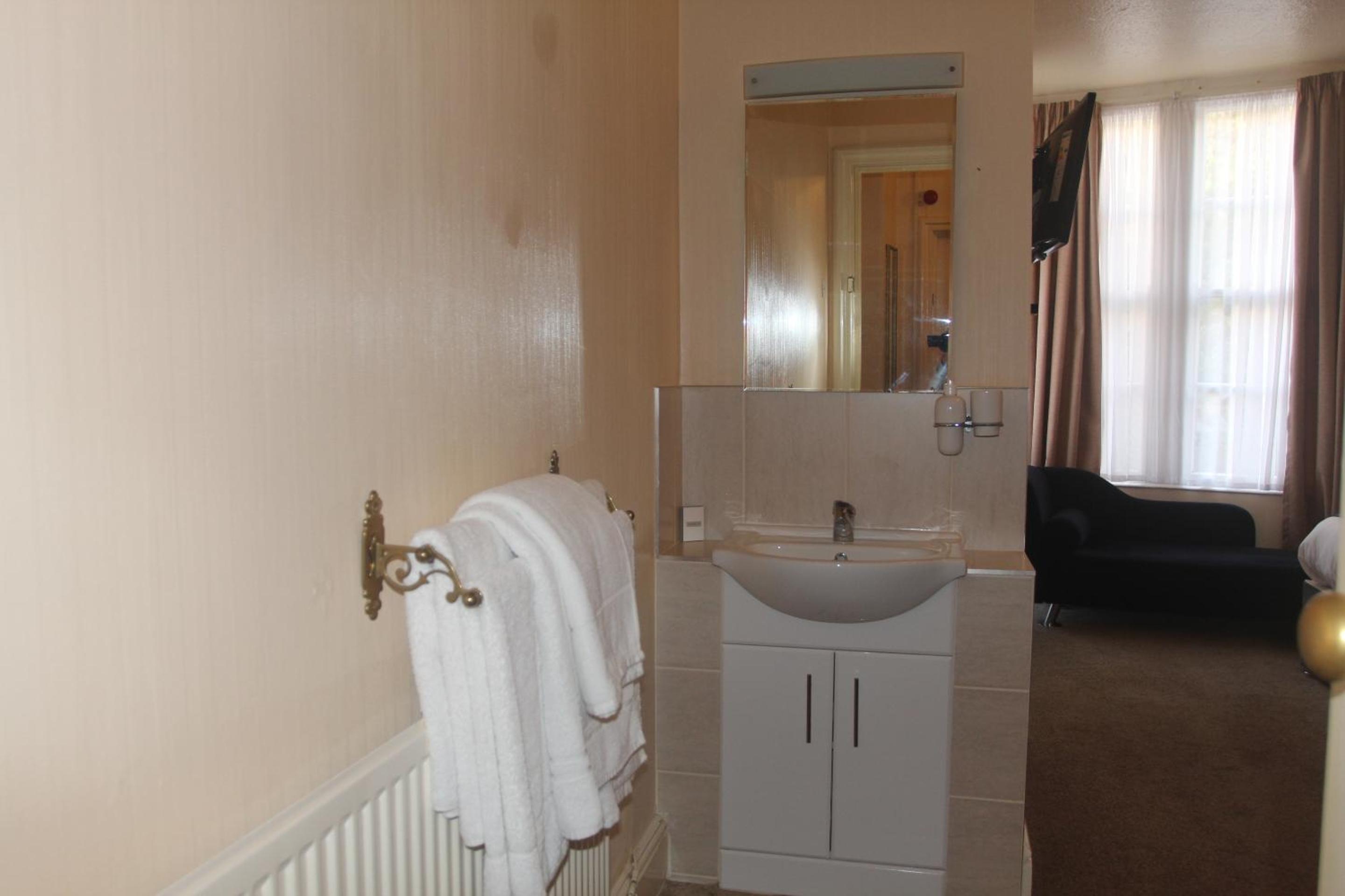 Standard Triple Room photo 2