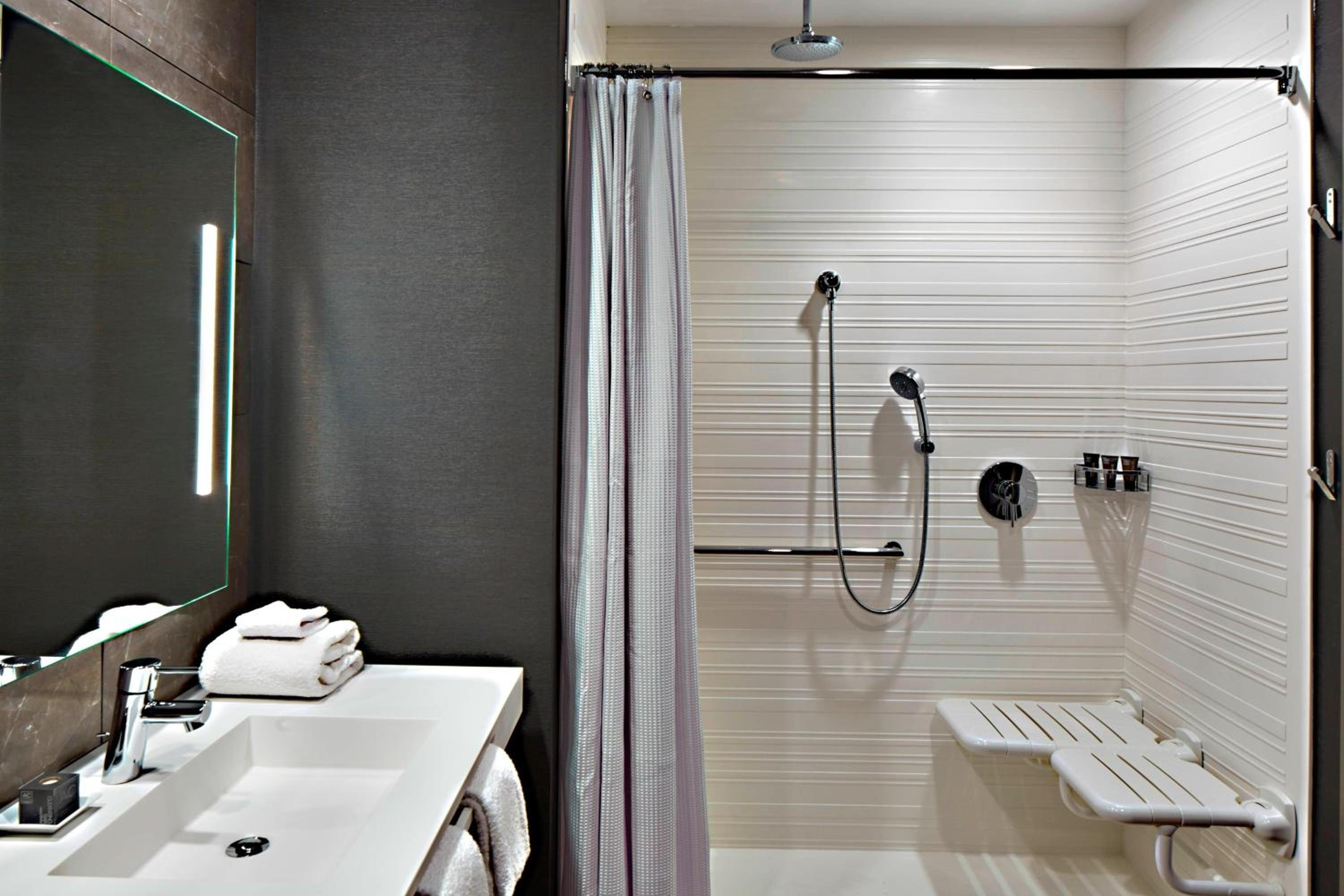 Double Room with Two Double Beds and Roll-in Shower - Mobility Accessible