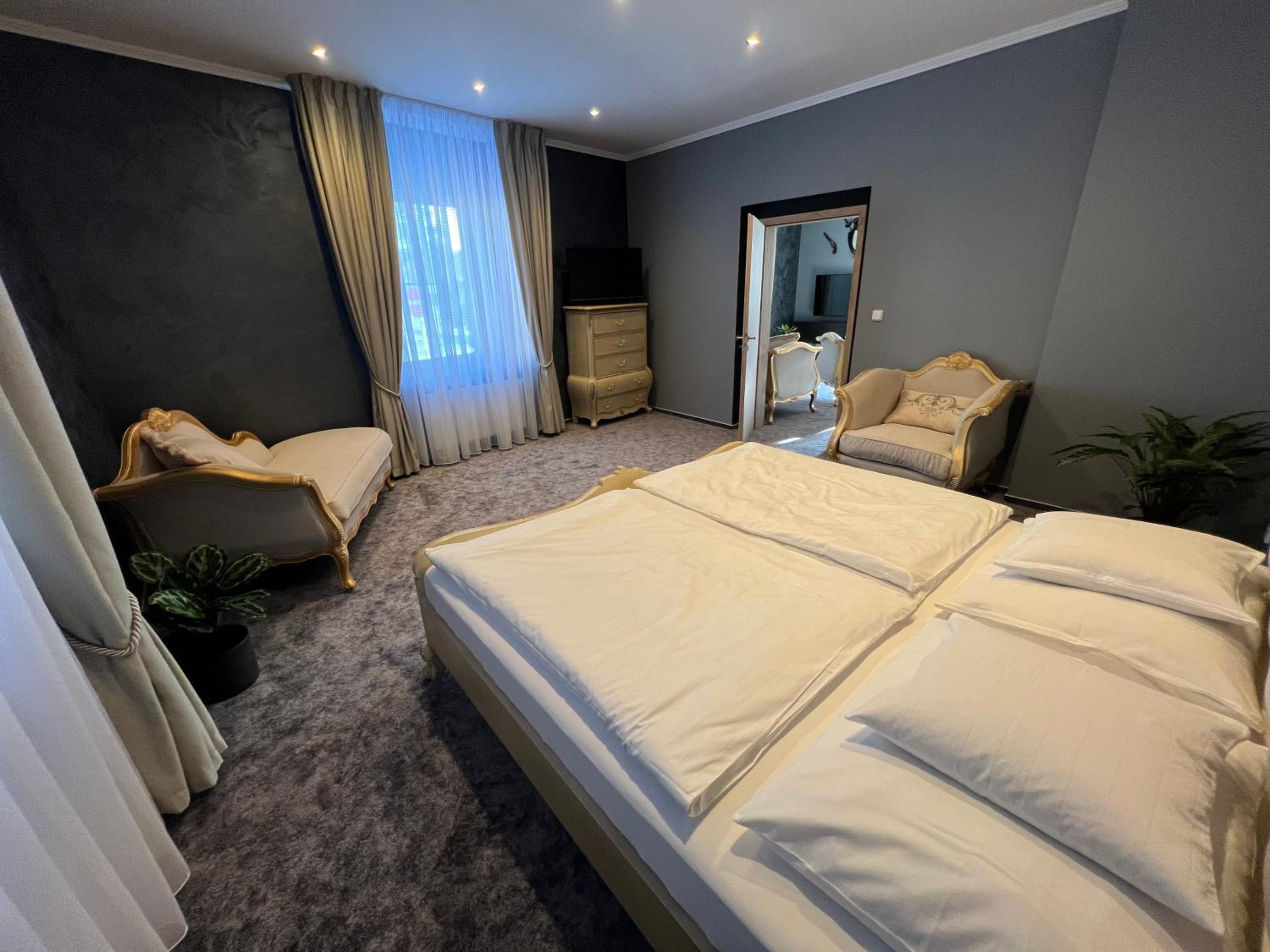Suite with Garden View