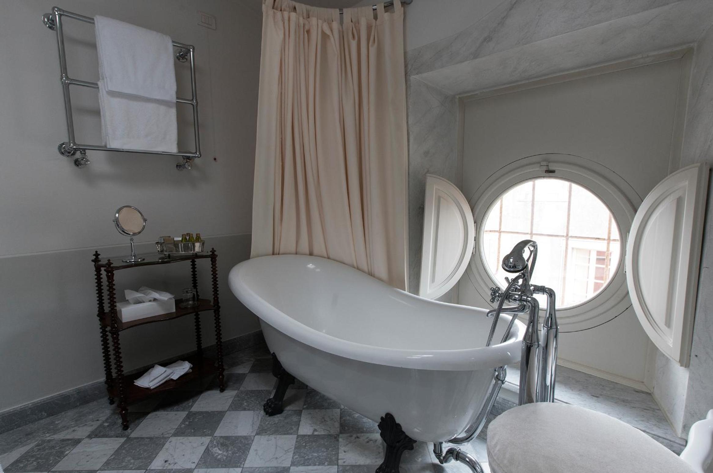 Junior Suite - Photo 11