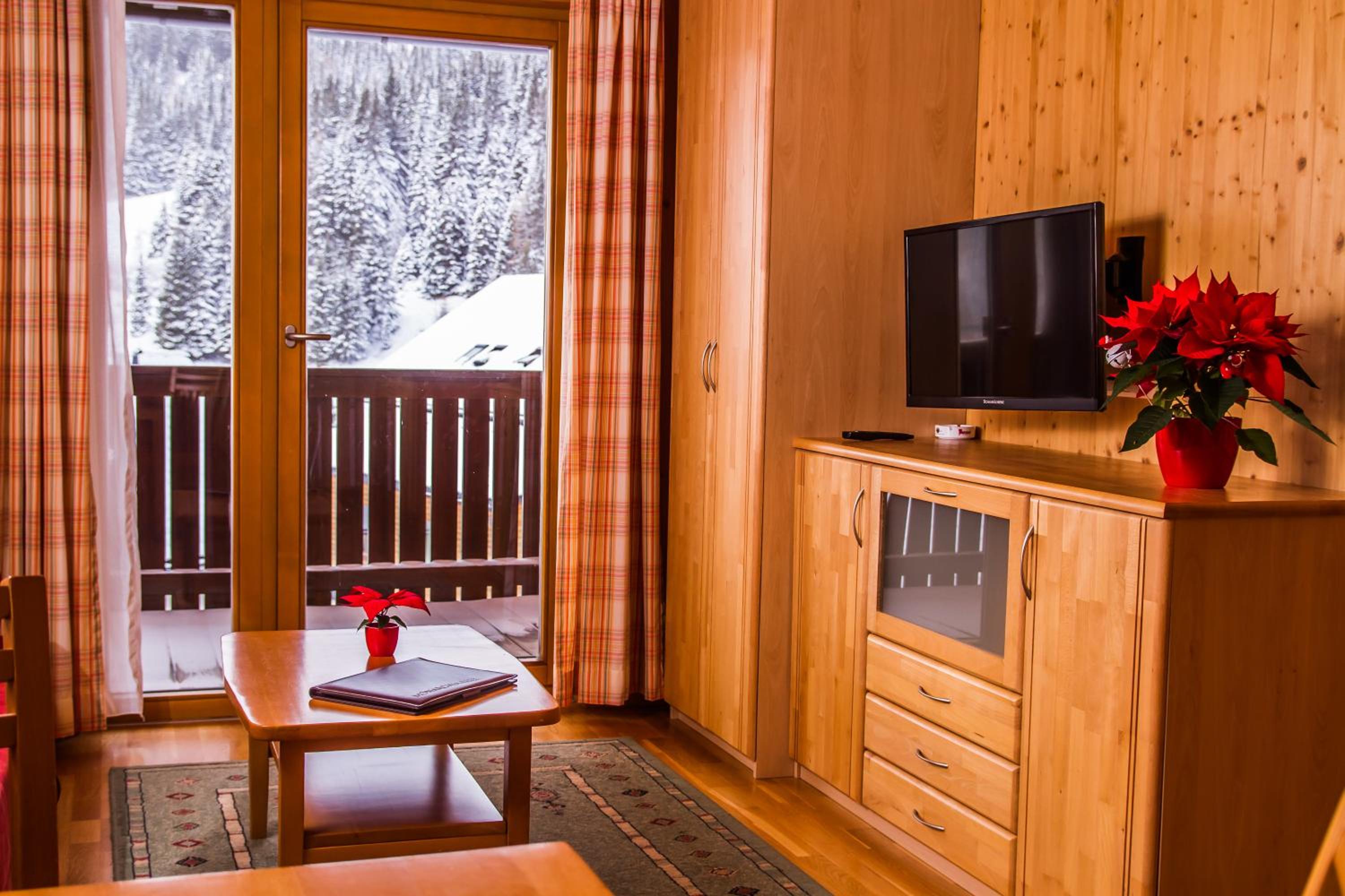One-Bedroom Apartment - Photo 7