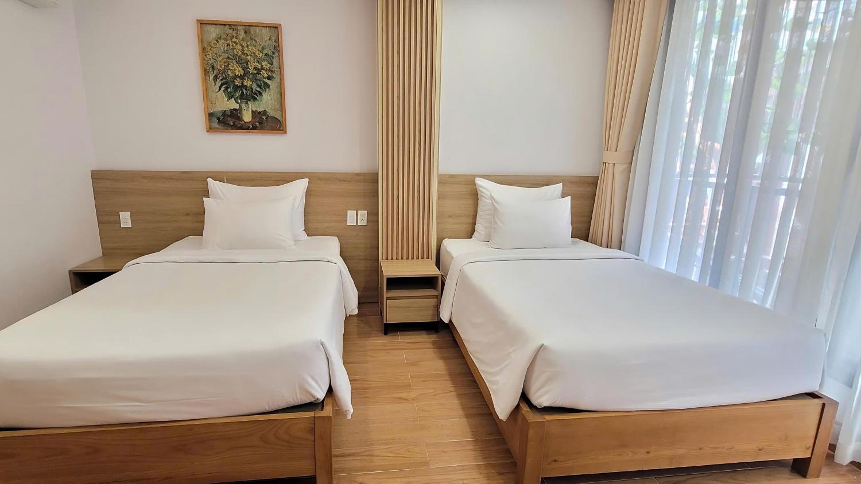 Economy Twin Room - Photo 2