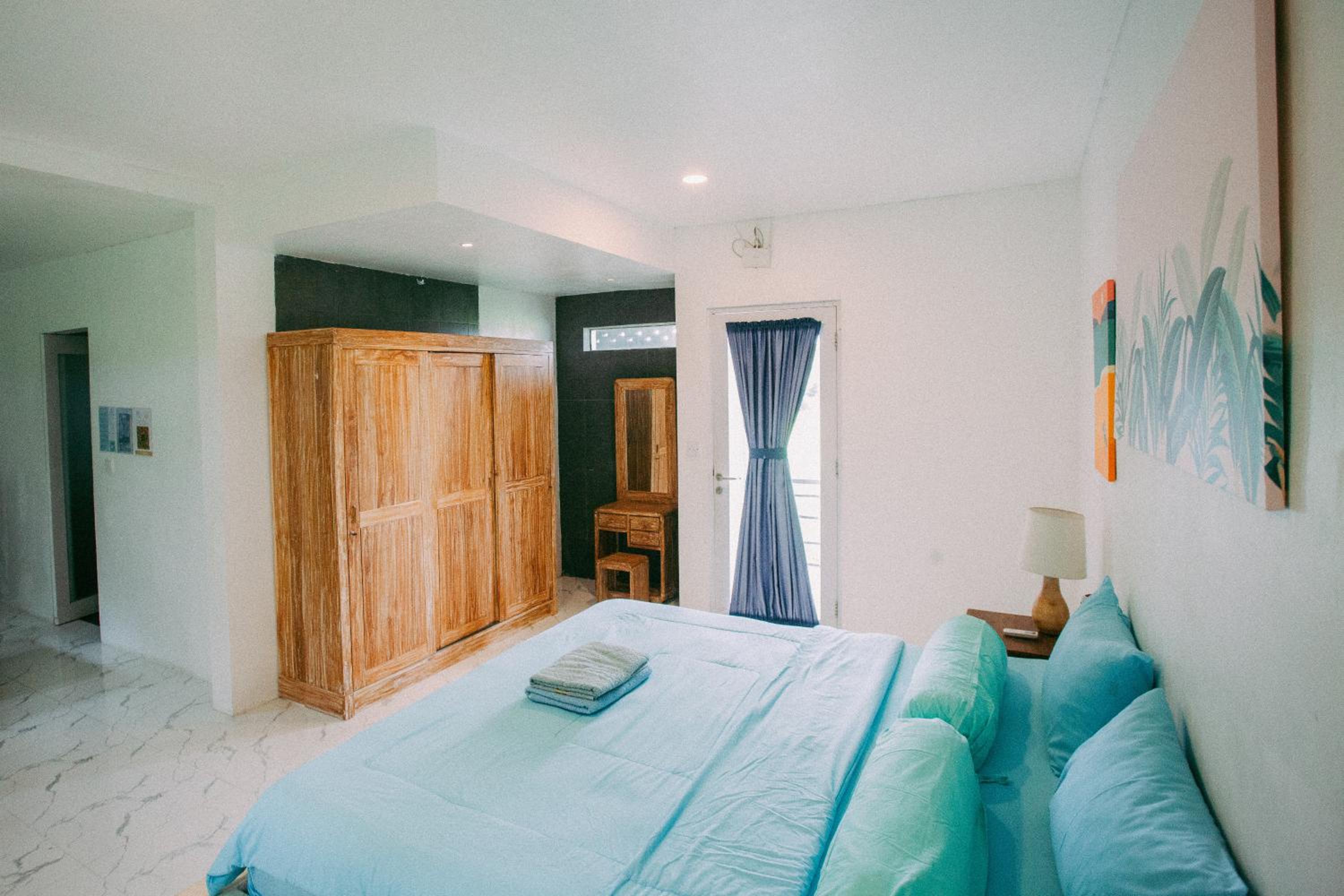 Suite - Photo 1