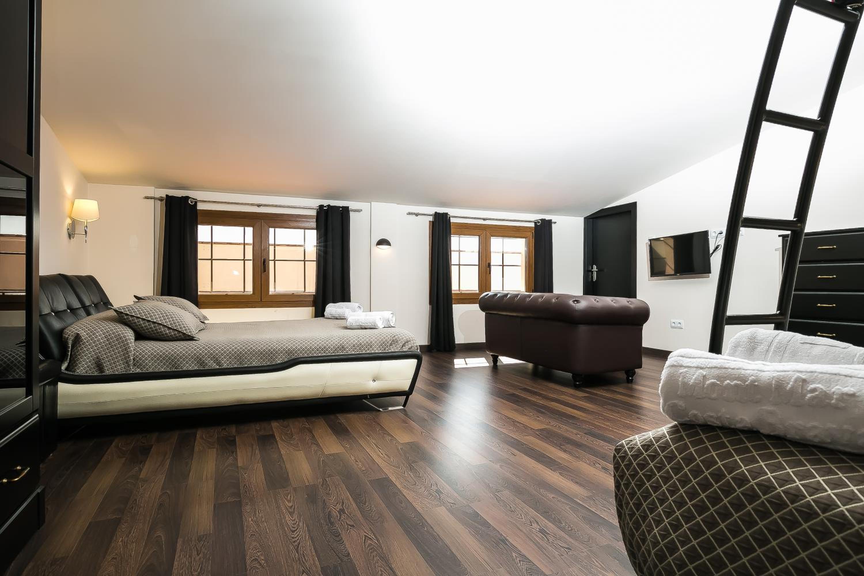 Family Room photo 2