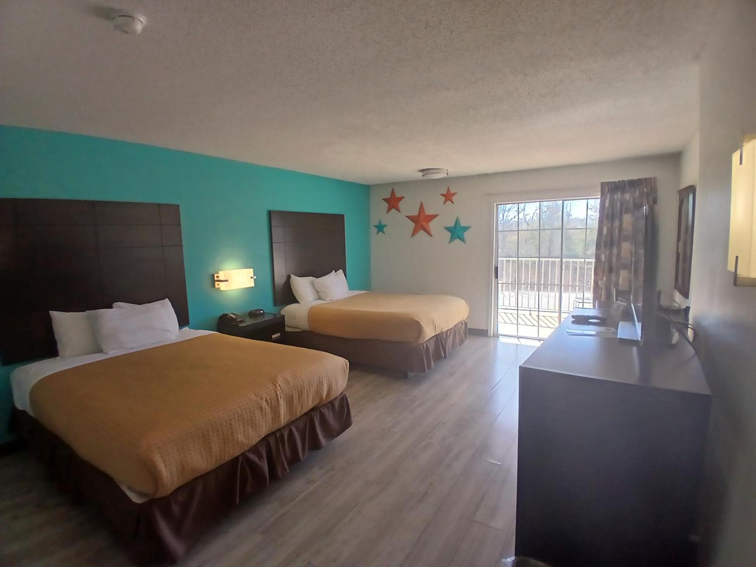 Superior King Room with Patio and Interior Hall - Non-Smoking - Photo 6