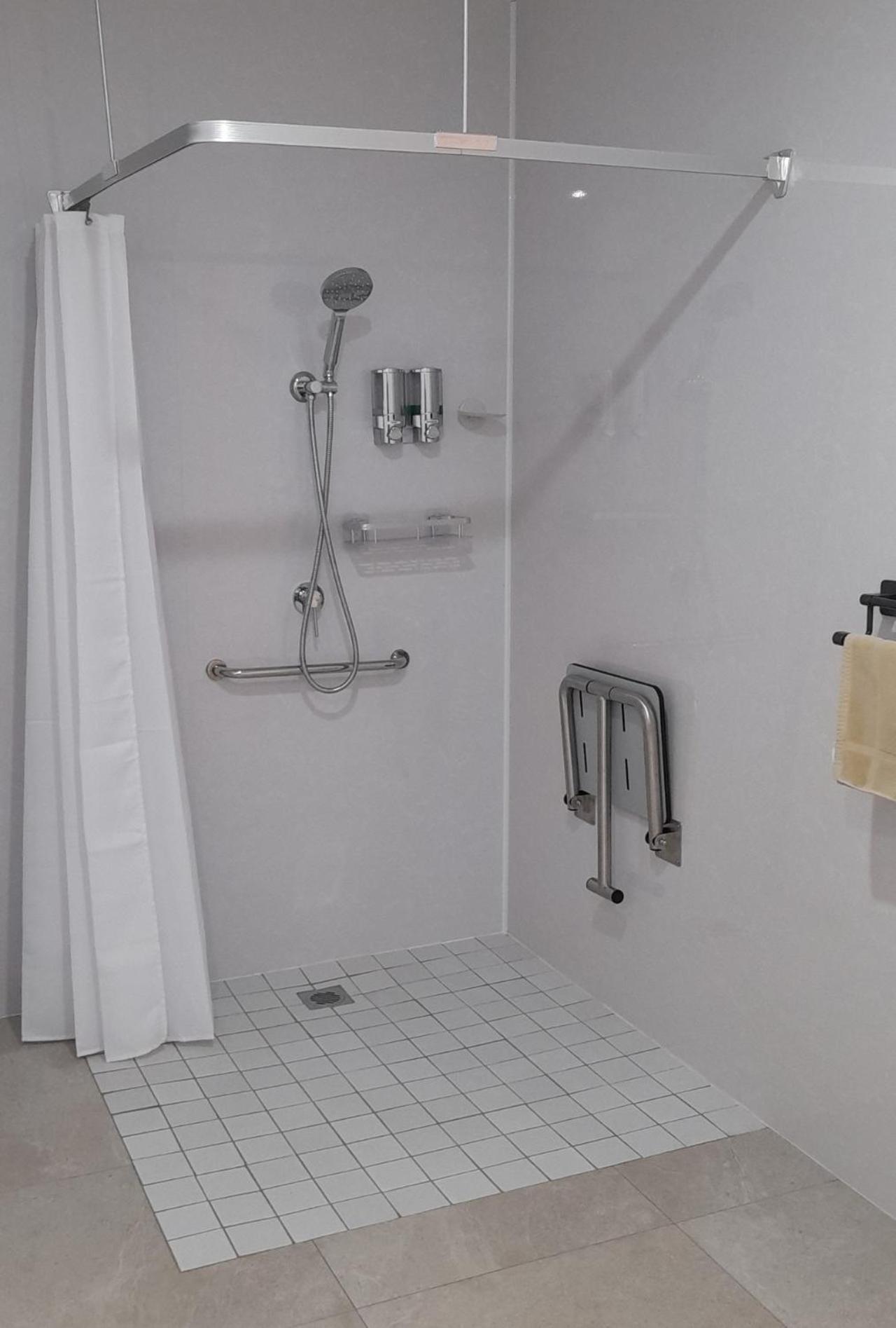 Studio - Disability Access - Photo 2