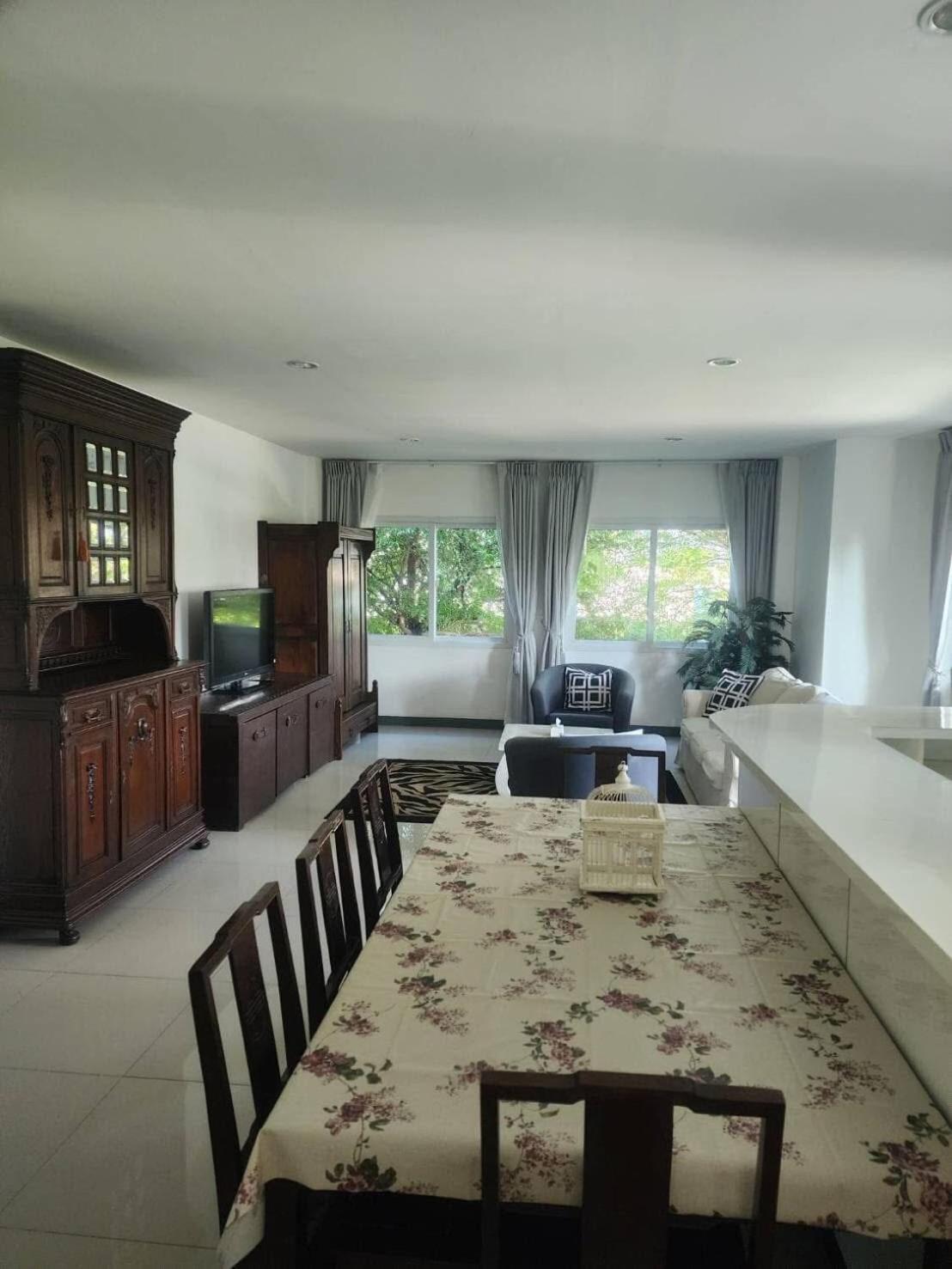 Deluxe Family Room photo 1