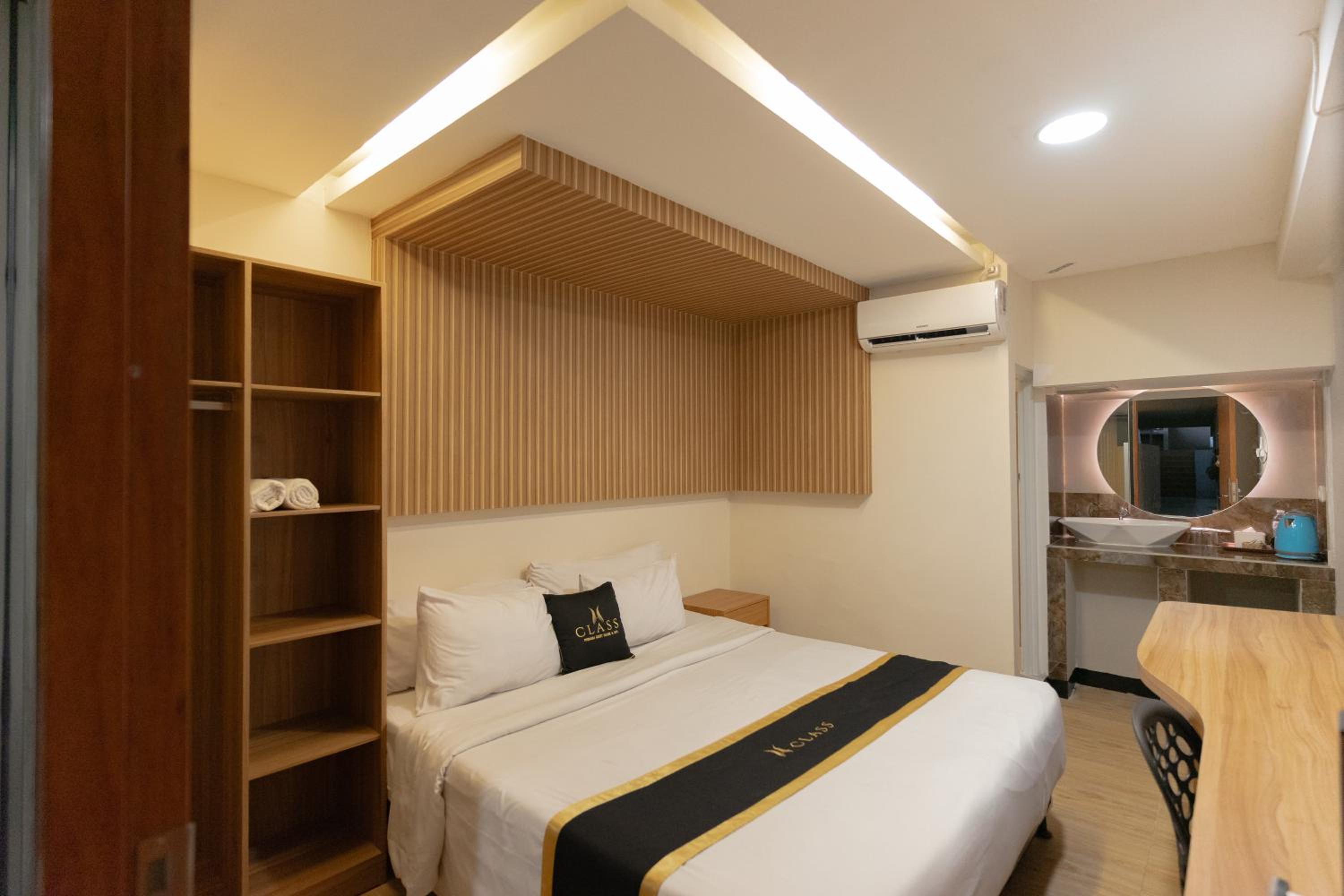 Budget Double Room photo 2