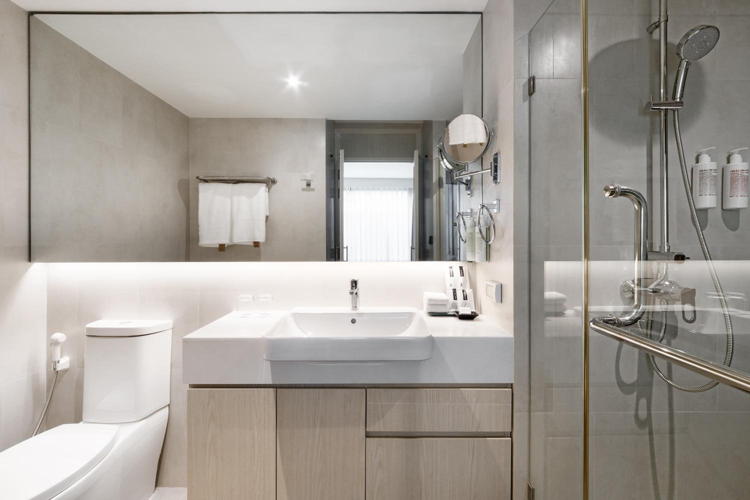 One-Bedroom Suite - Photo 1