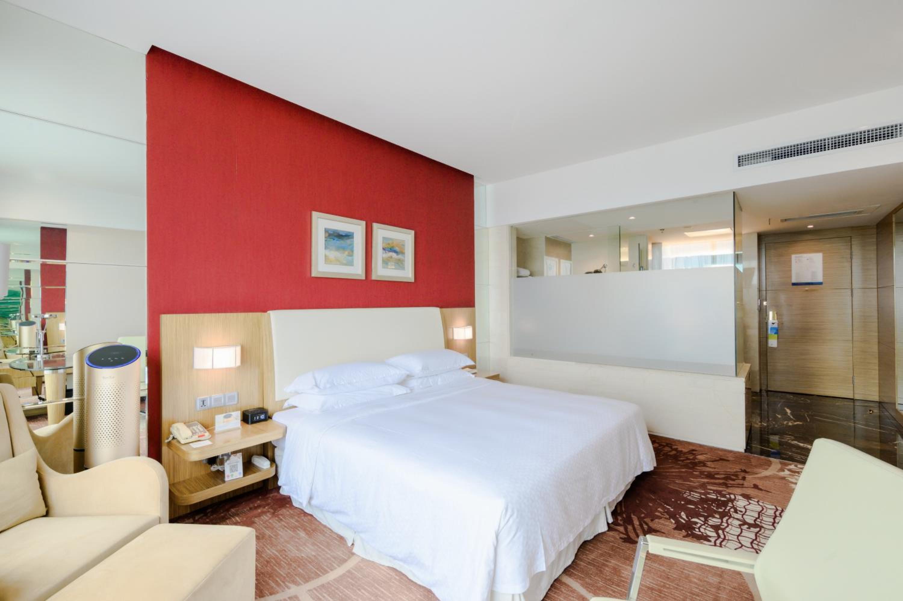 Executive King, Executive level, Guest room, 1 King - Photo 6